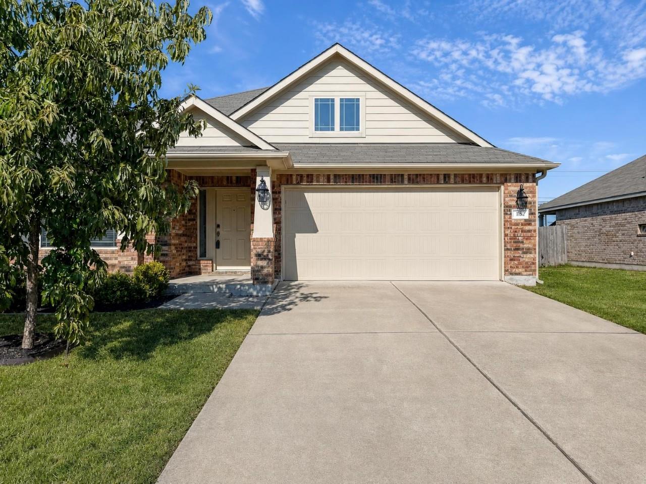 Listing photo 1 of 113  Plantain Dr