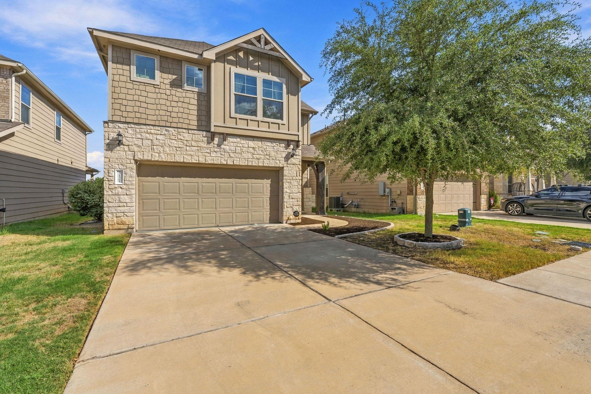 Listing photo 1 of 3121  Lions Tail St