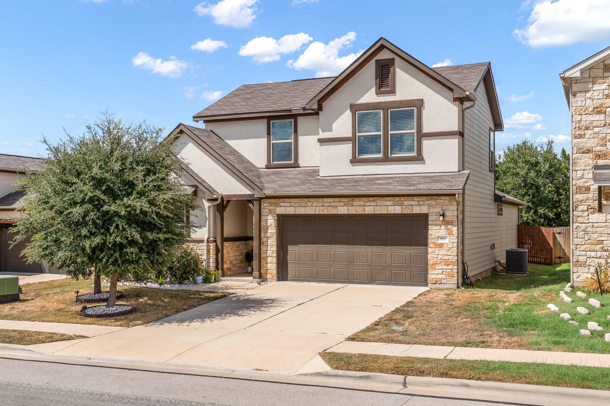Listing photo 1 of 501  Limestone Rd