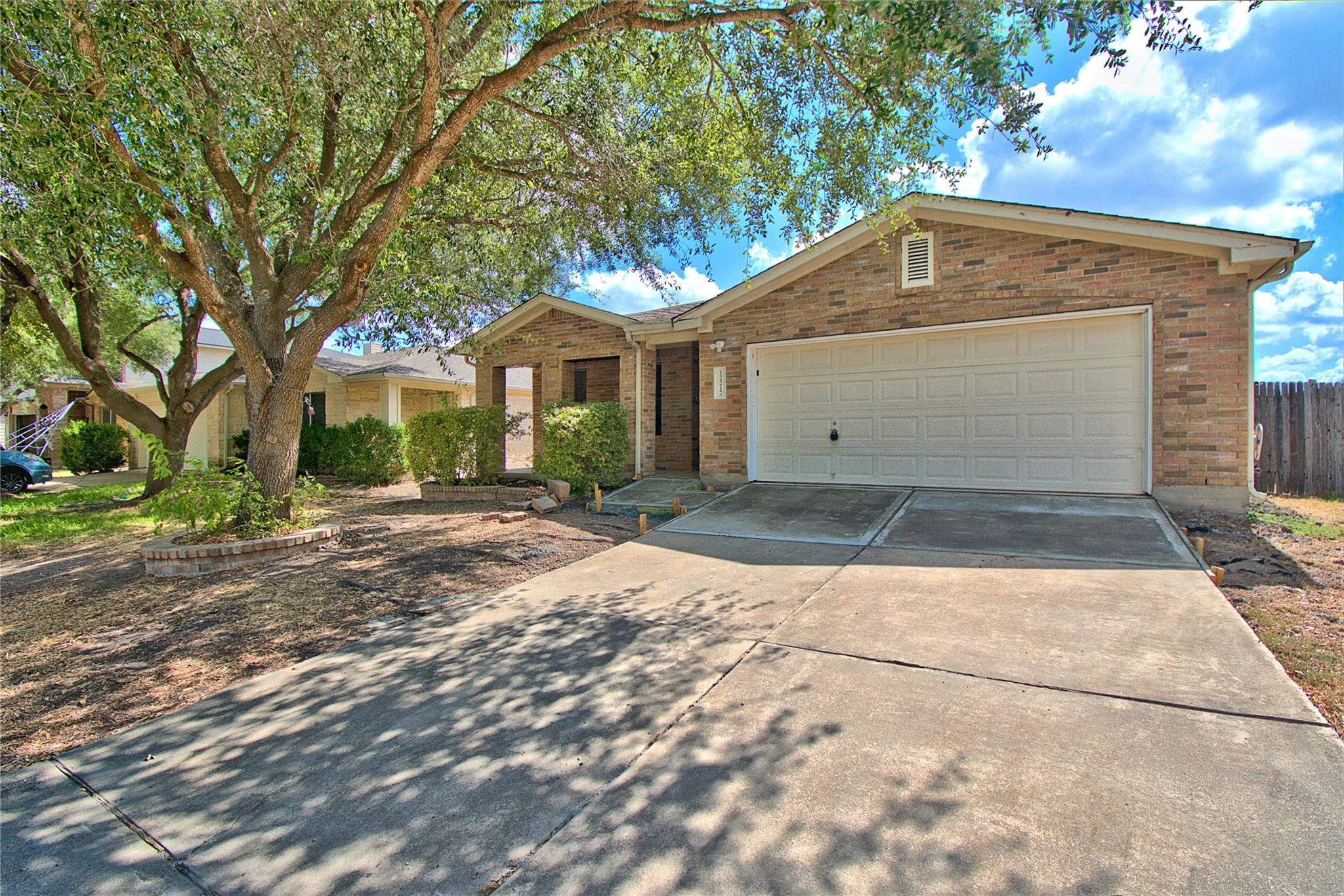 Listing photo 1 of 12217  Kilmartin Ln