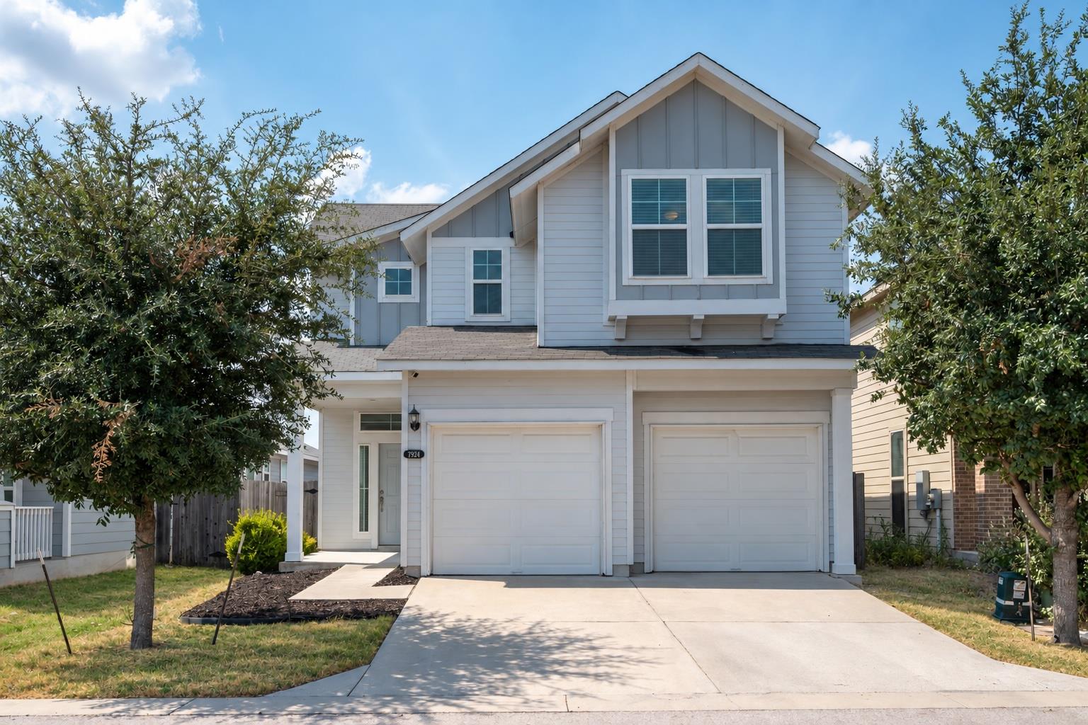 Listing photo 1 of 7924  Castelardo Pl