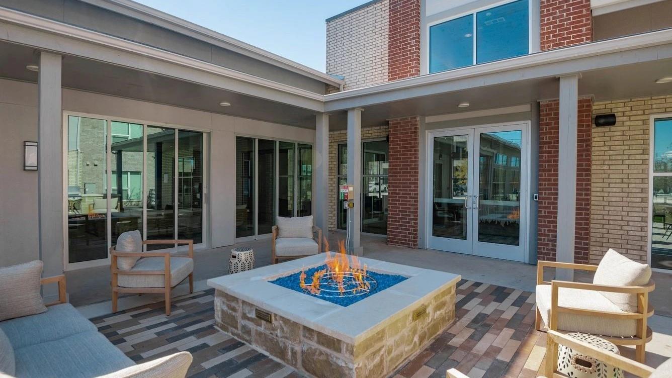 Listing photo 1 of 3400  Firewheel Pkwy  #06-205