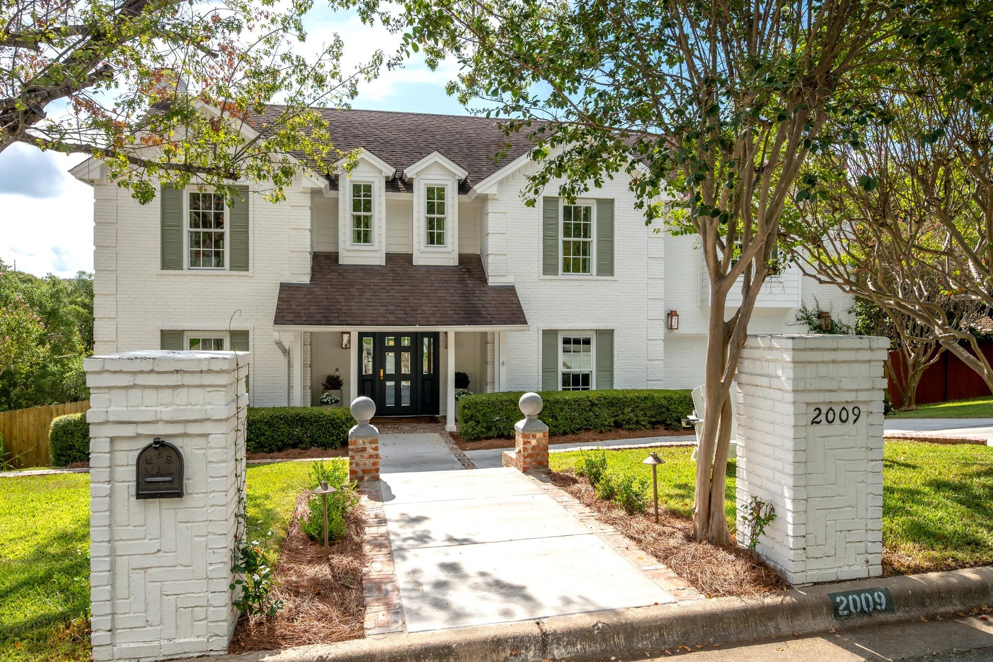 Listing photo 1 of 2009  Port Royal Dr