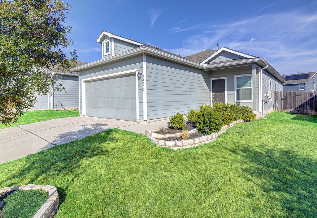 Listing photo 1 of 14112  Lyndora Ln
