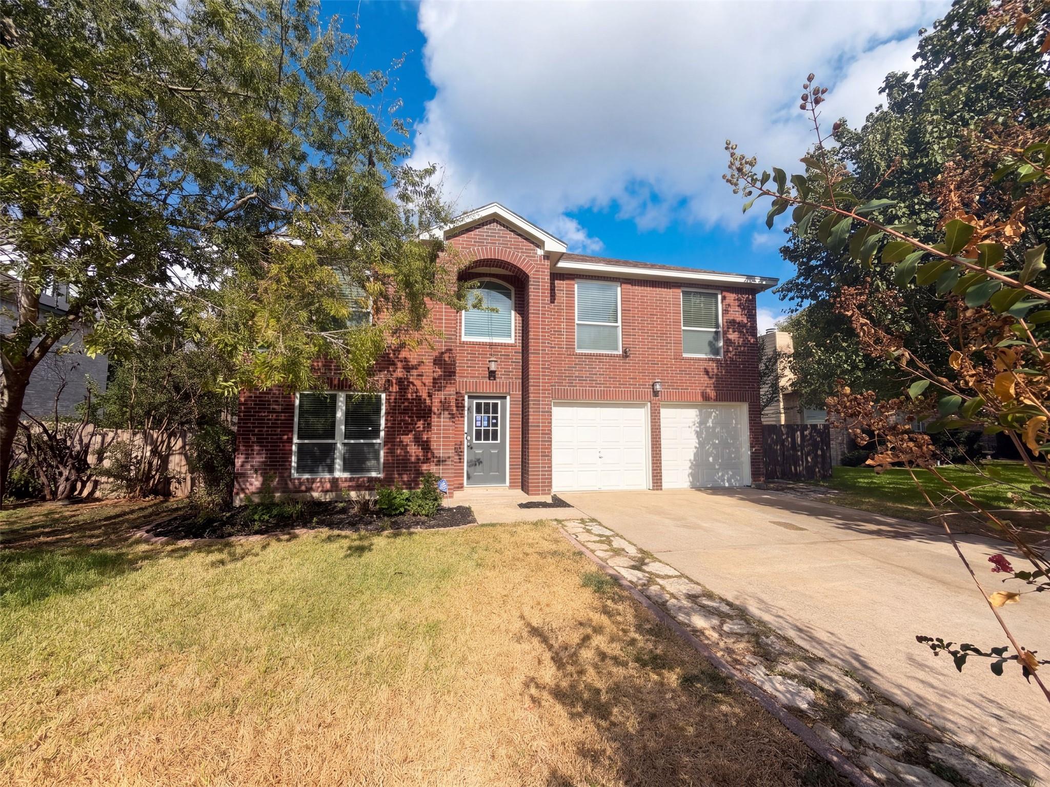 Listing photo 1 of 1722  Woods Blvd