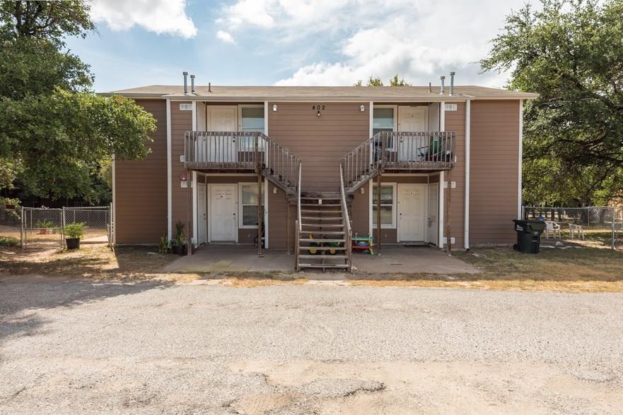 Listing photo 1 of 402  Algerita Dr  #C