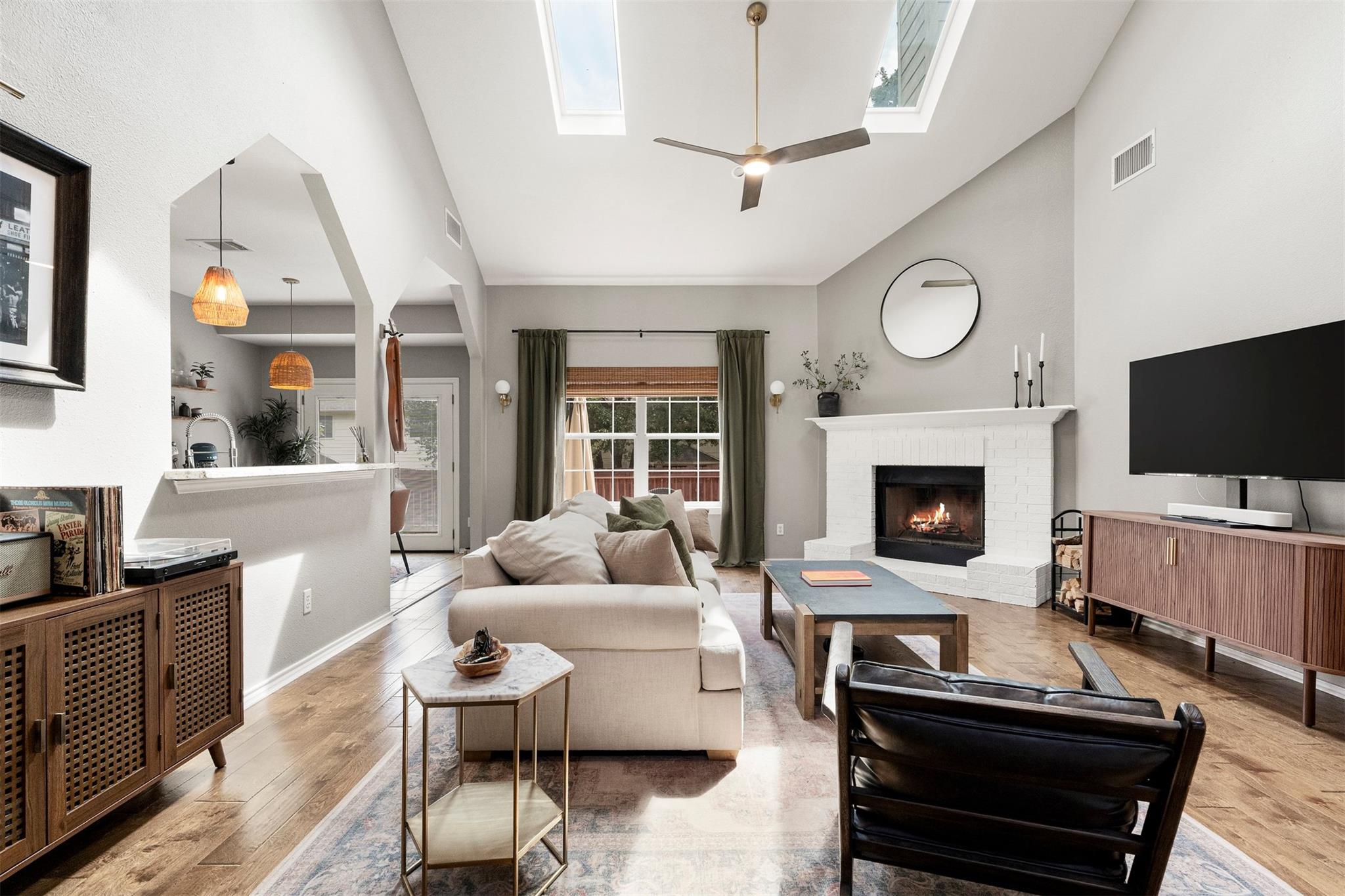 Listing photo 1 of 7009  Wandering Oak Rd