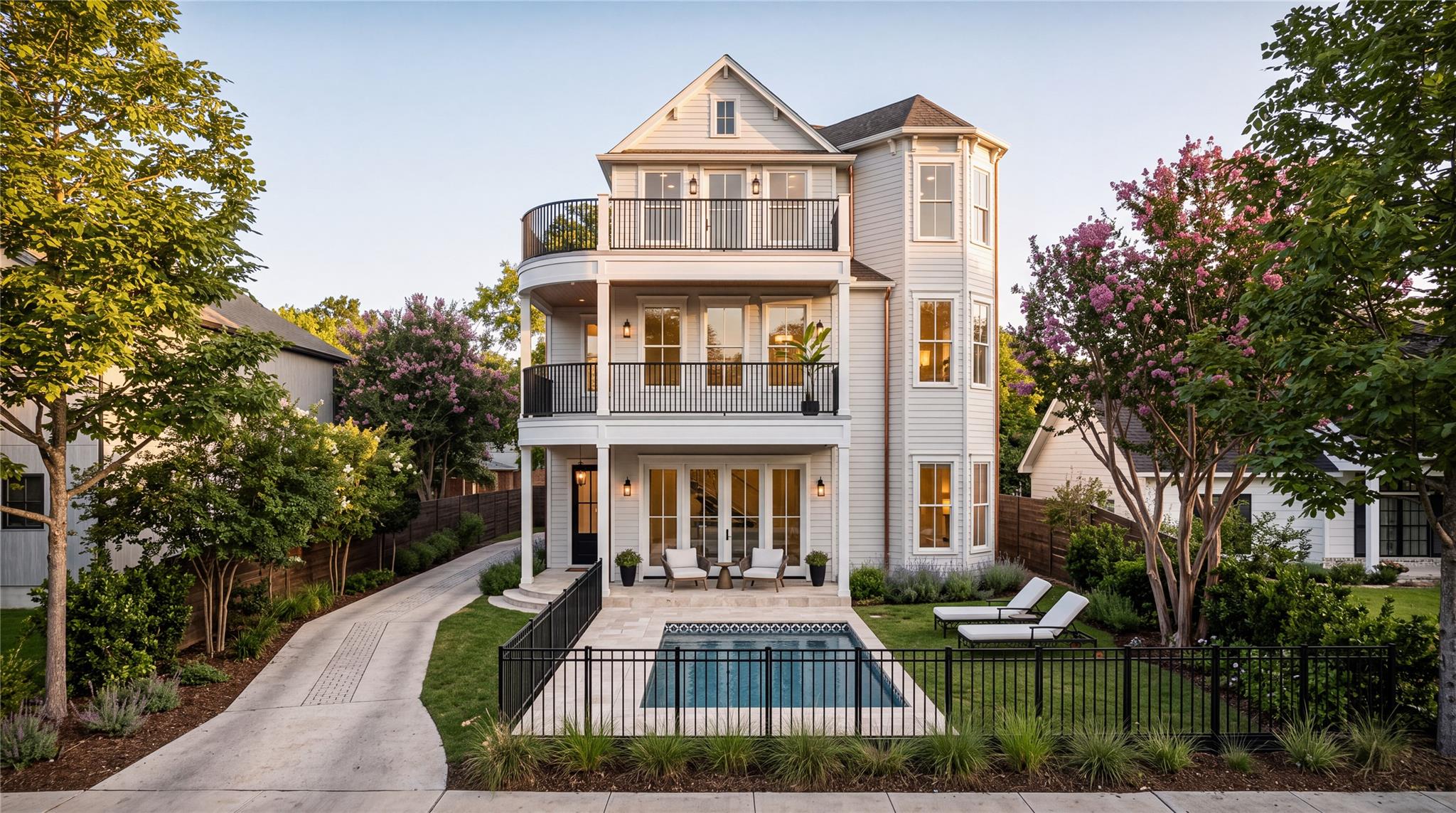Listing photo 1 of 4708  Gonzales St  #1