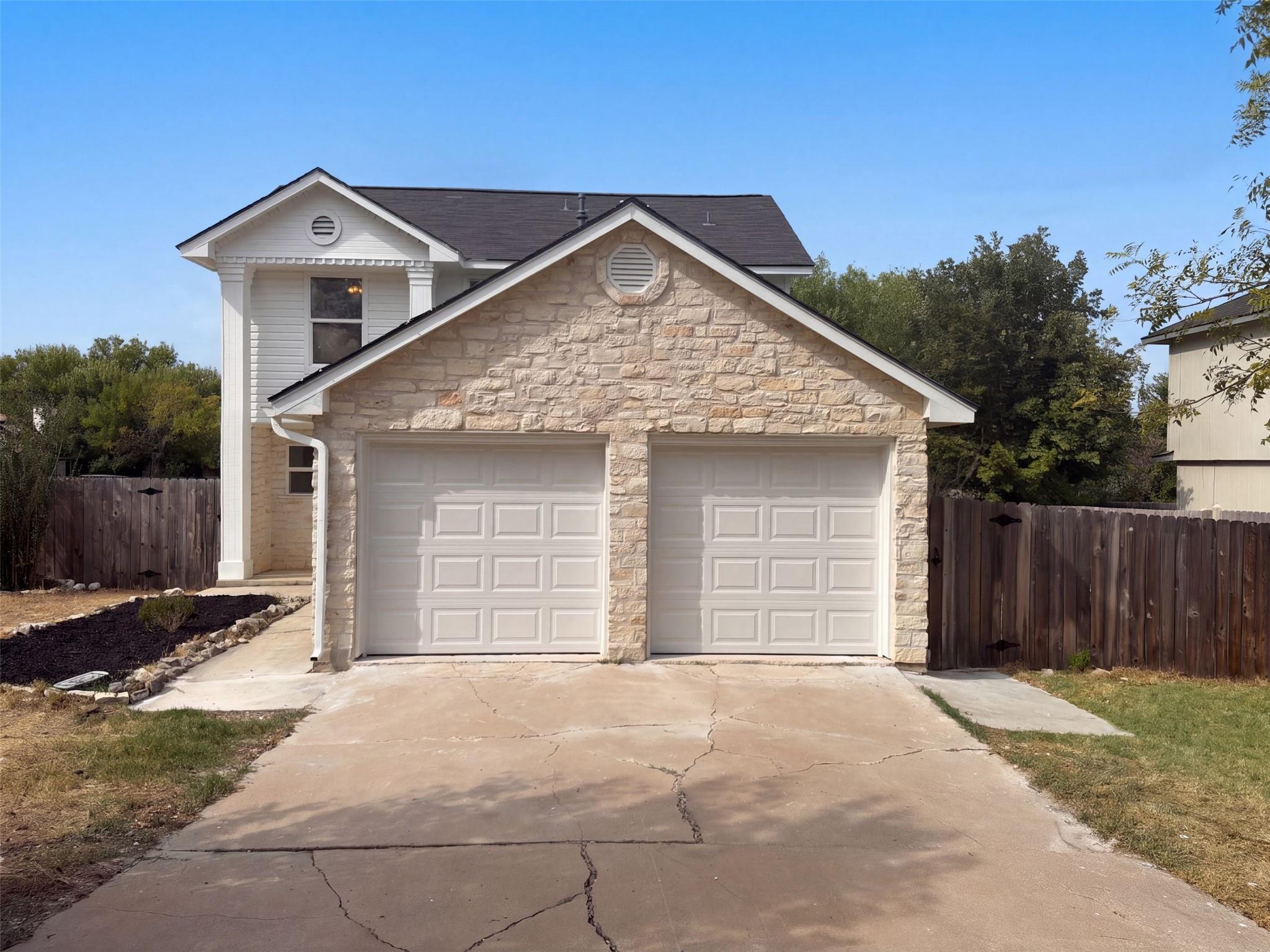 Listing photo 1 of 1200  Green Terrace Dr
