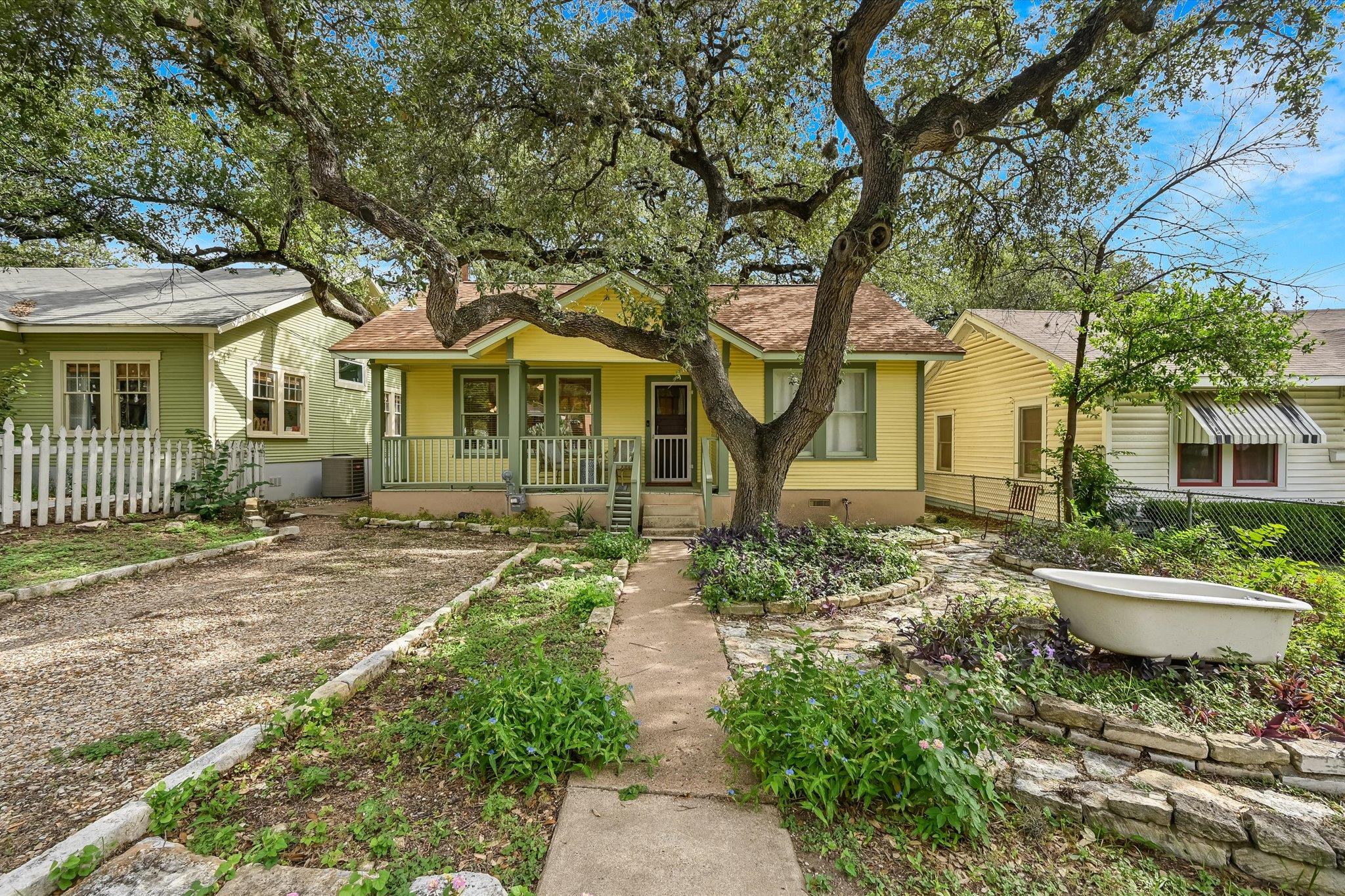 Listing photo 1 of 802 W Gibson St