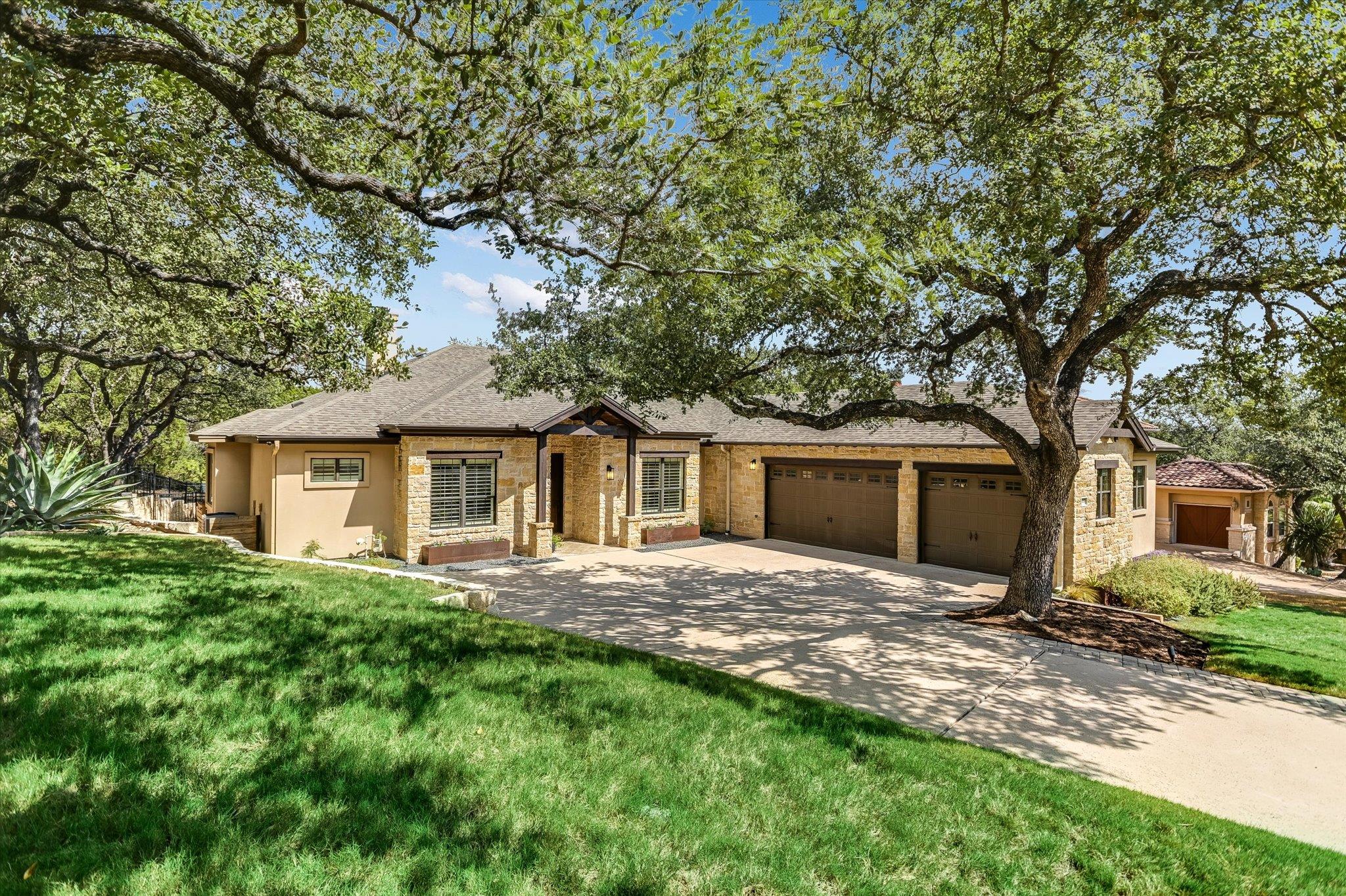 Listing photo 1 of 7304  Turnbuoy Dr