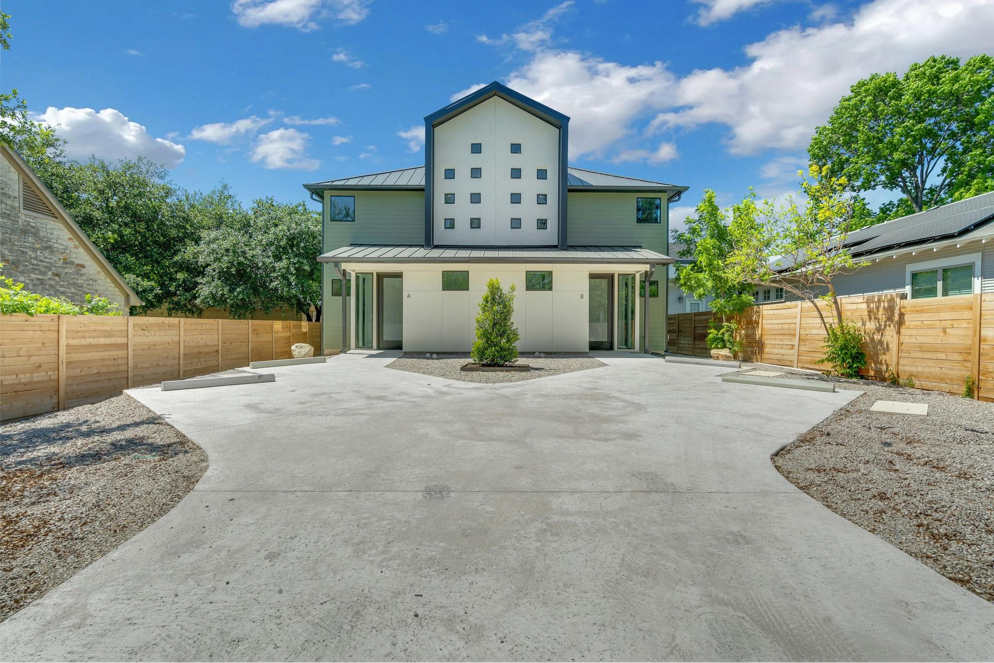 Listing photo 1 of 5612  Clay Ave  #B