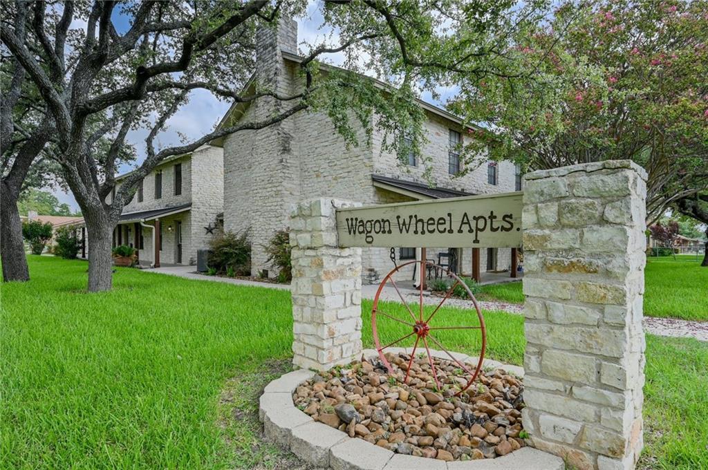 Listing photo 1 of 204  Northwest Dr  #E