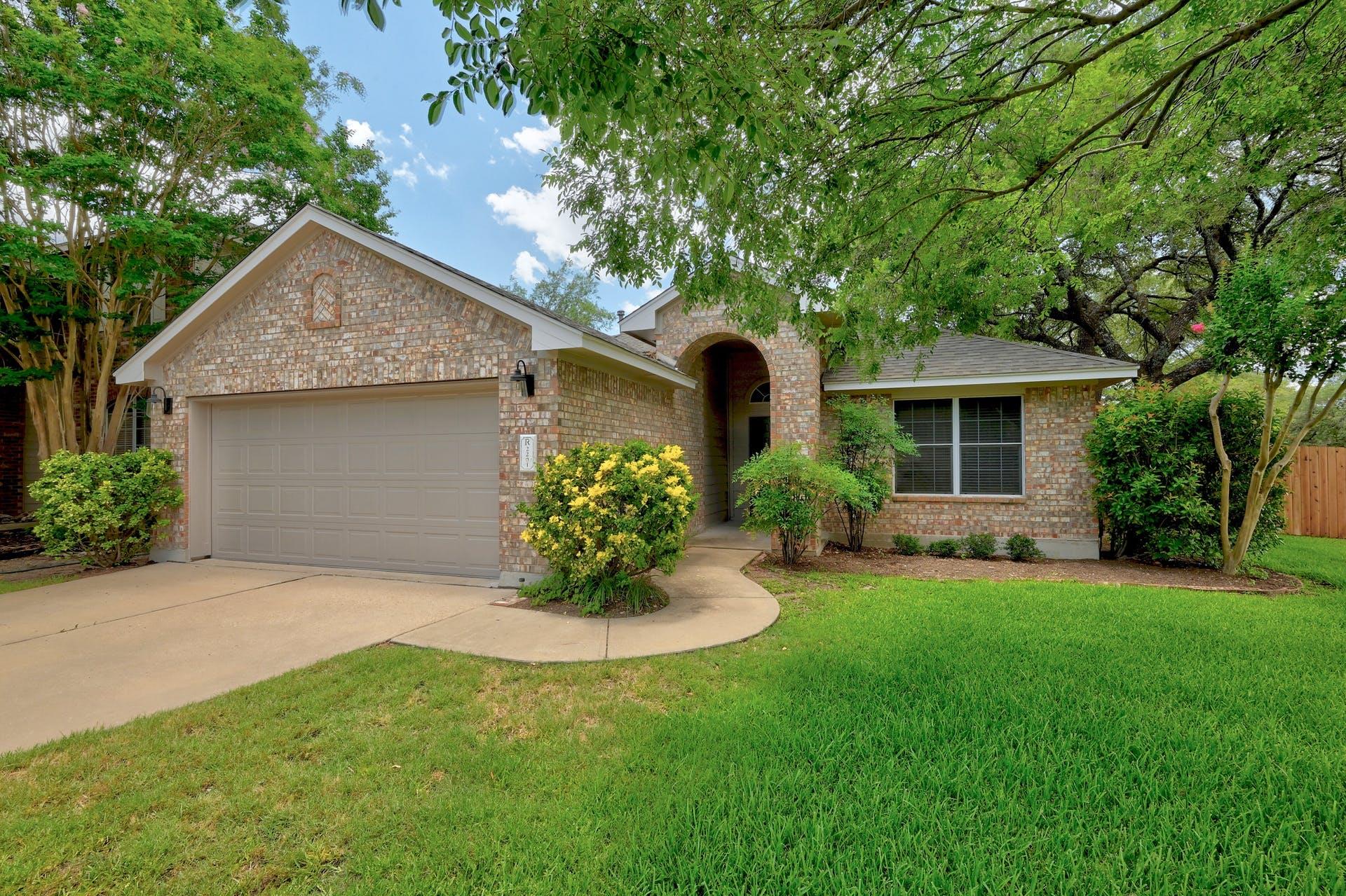 Listing photo 1 of 2201  Portwood Bend Cv