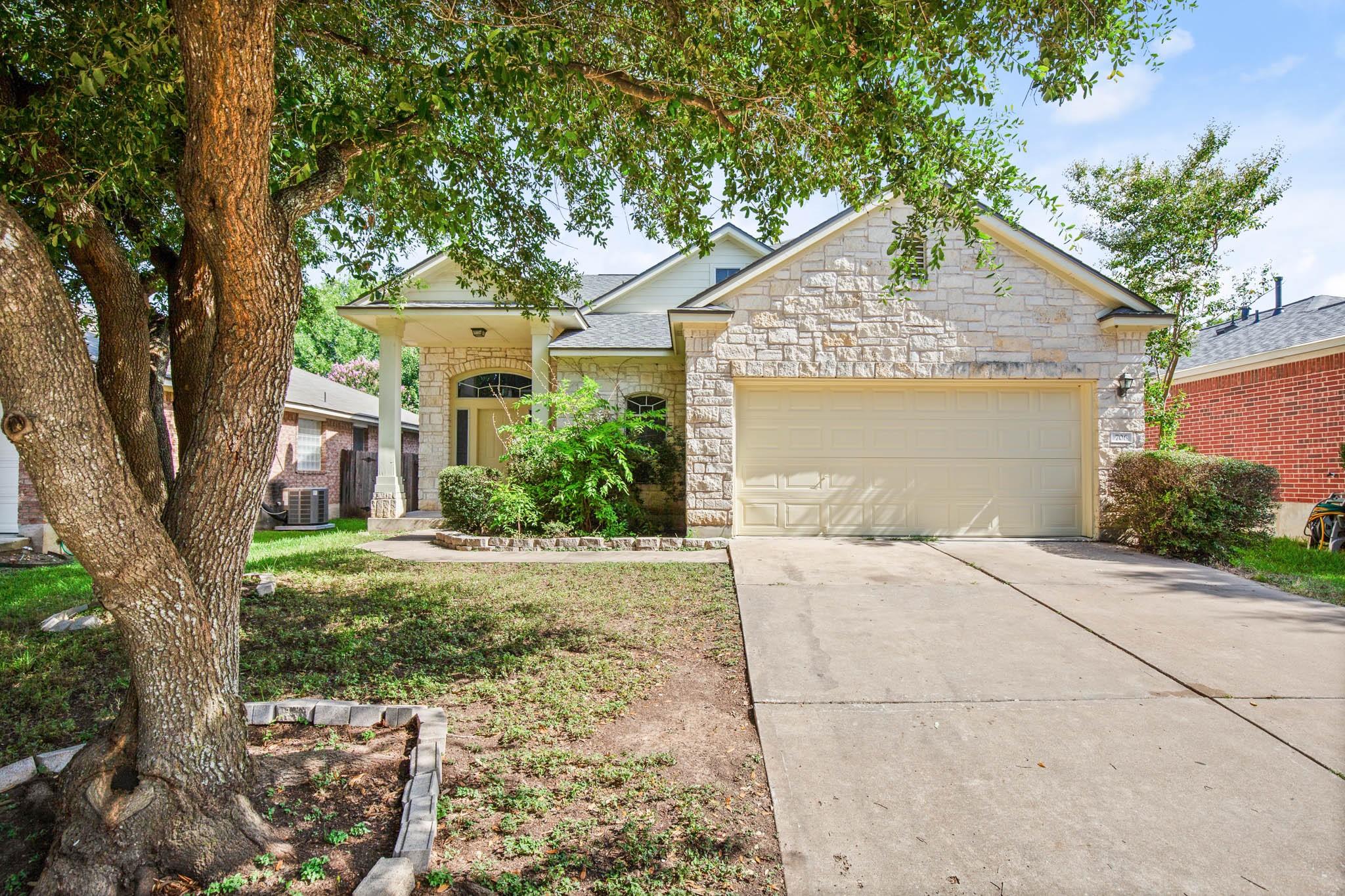 Listing photo 1 of 706  Johnny Bench Ct