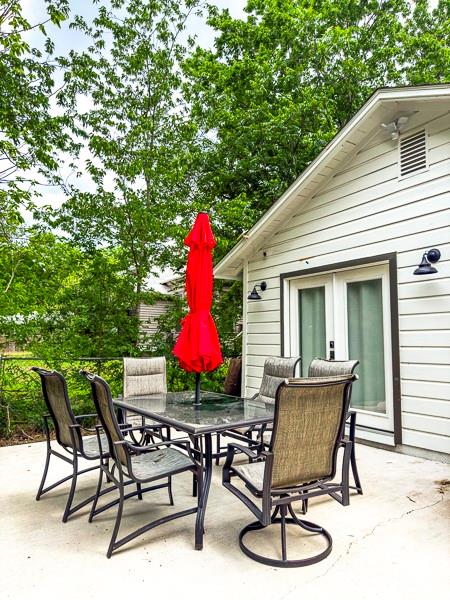 Listing photo 1 of 403  Lizzie St