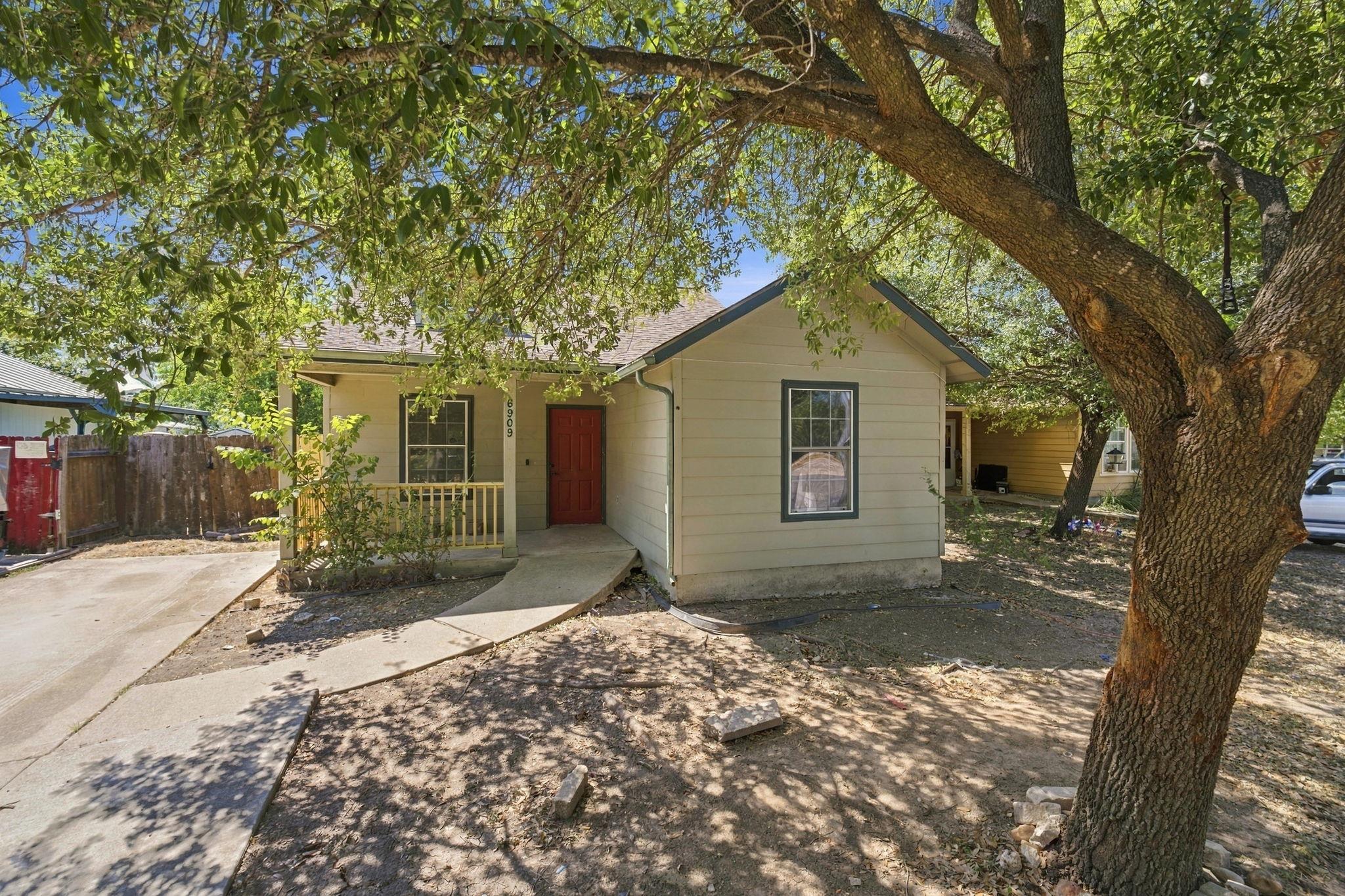 Listing photo 1 of 6909  Frontera Trl