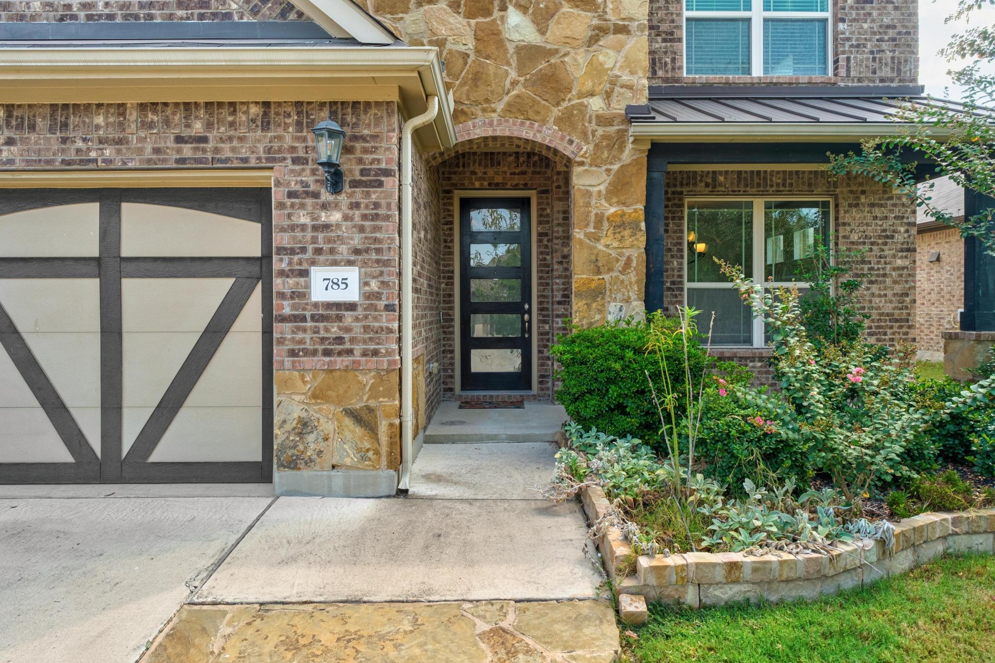 Natural stone and classic brick accent the inviti
