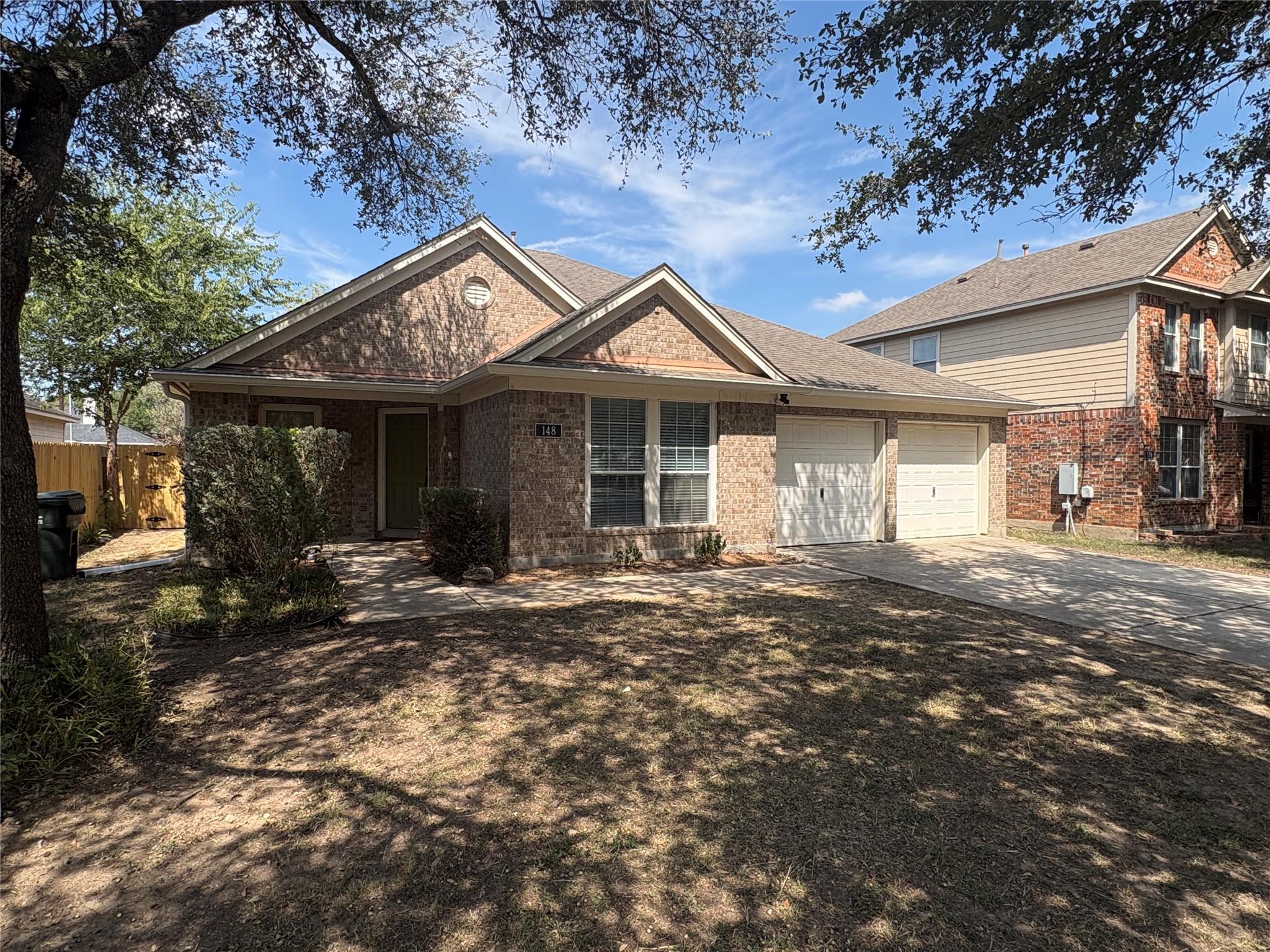Foto de la propiedad en venta 1 de 148  Invierno St