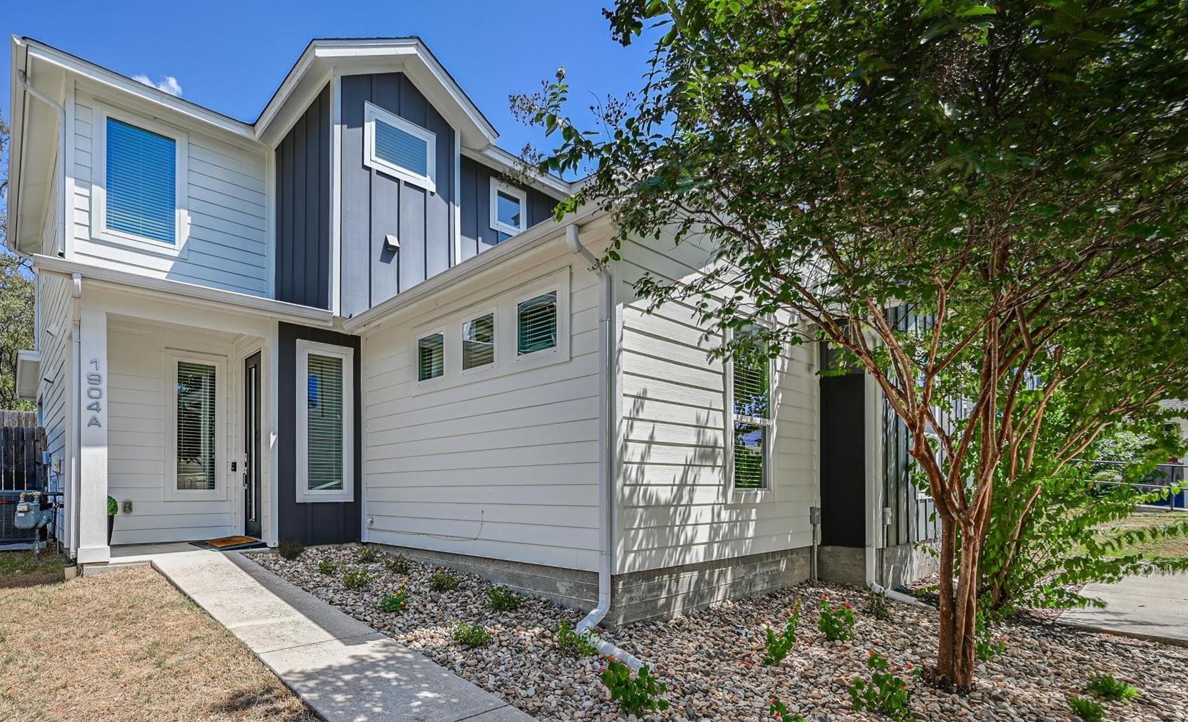 Listing photo 1 of 1904  Bunche Rd  #A