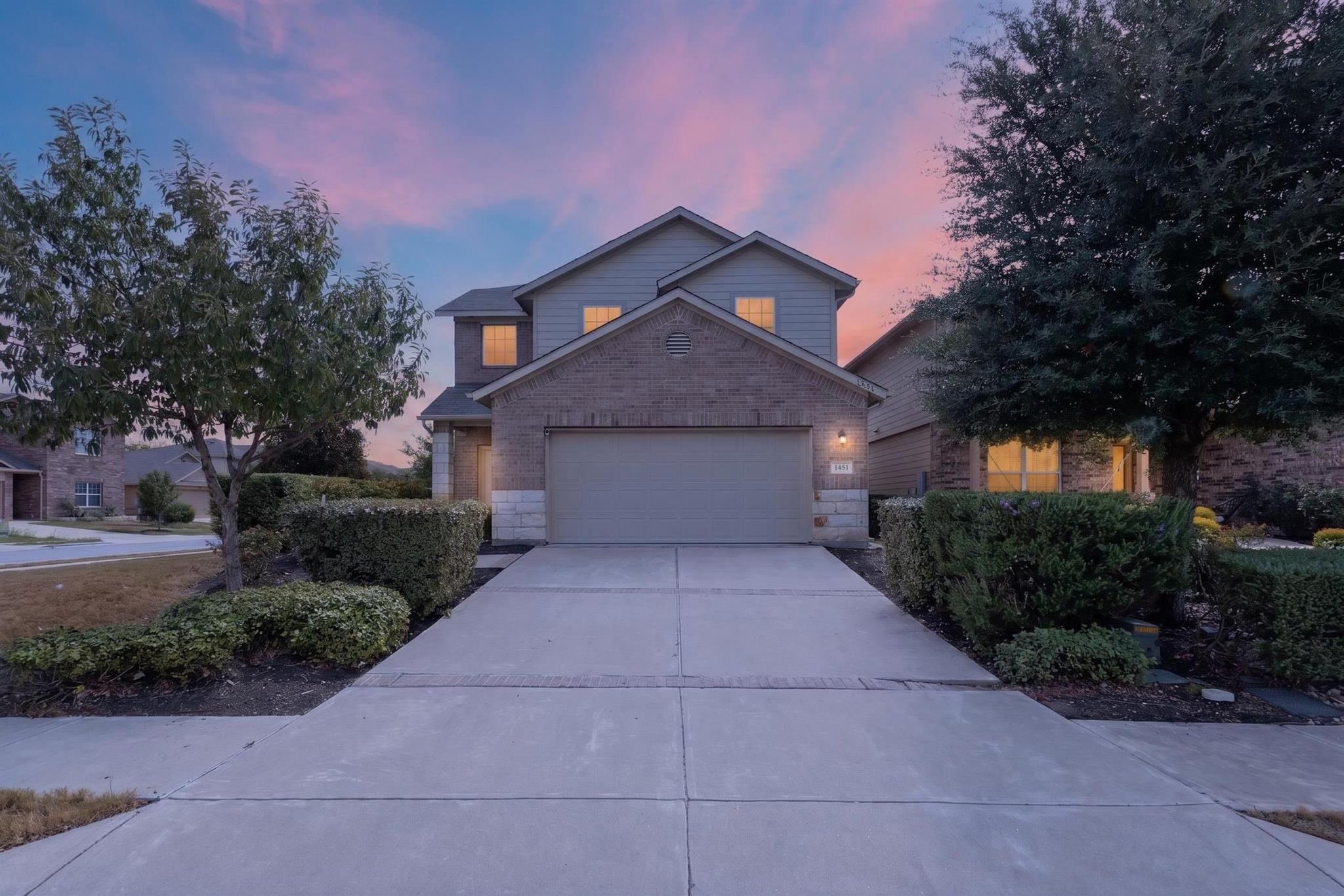 Foto de la propiedad en venta 1 de 14513  Pernella Rd