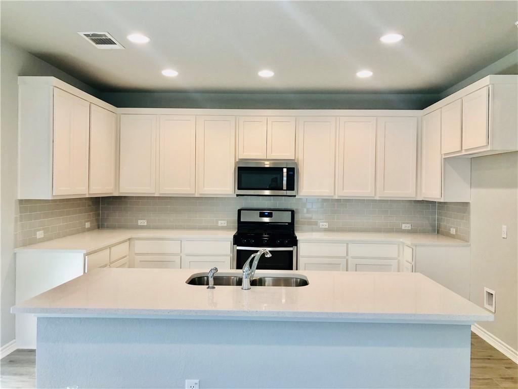 Listing photo 1 of 1323  Ambler Dr