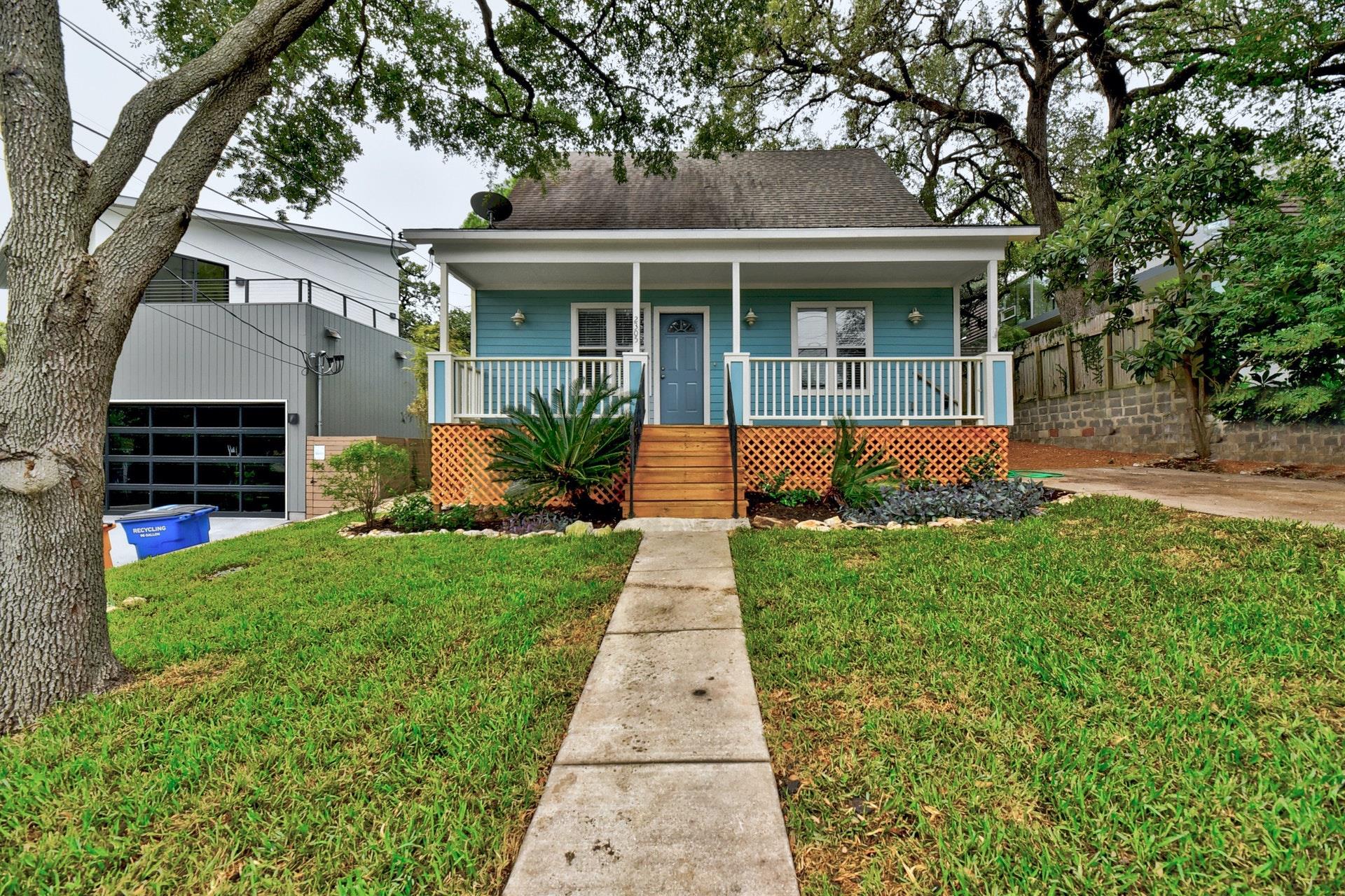 Listing photo 1 of 2305 W 9th St