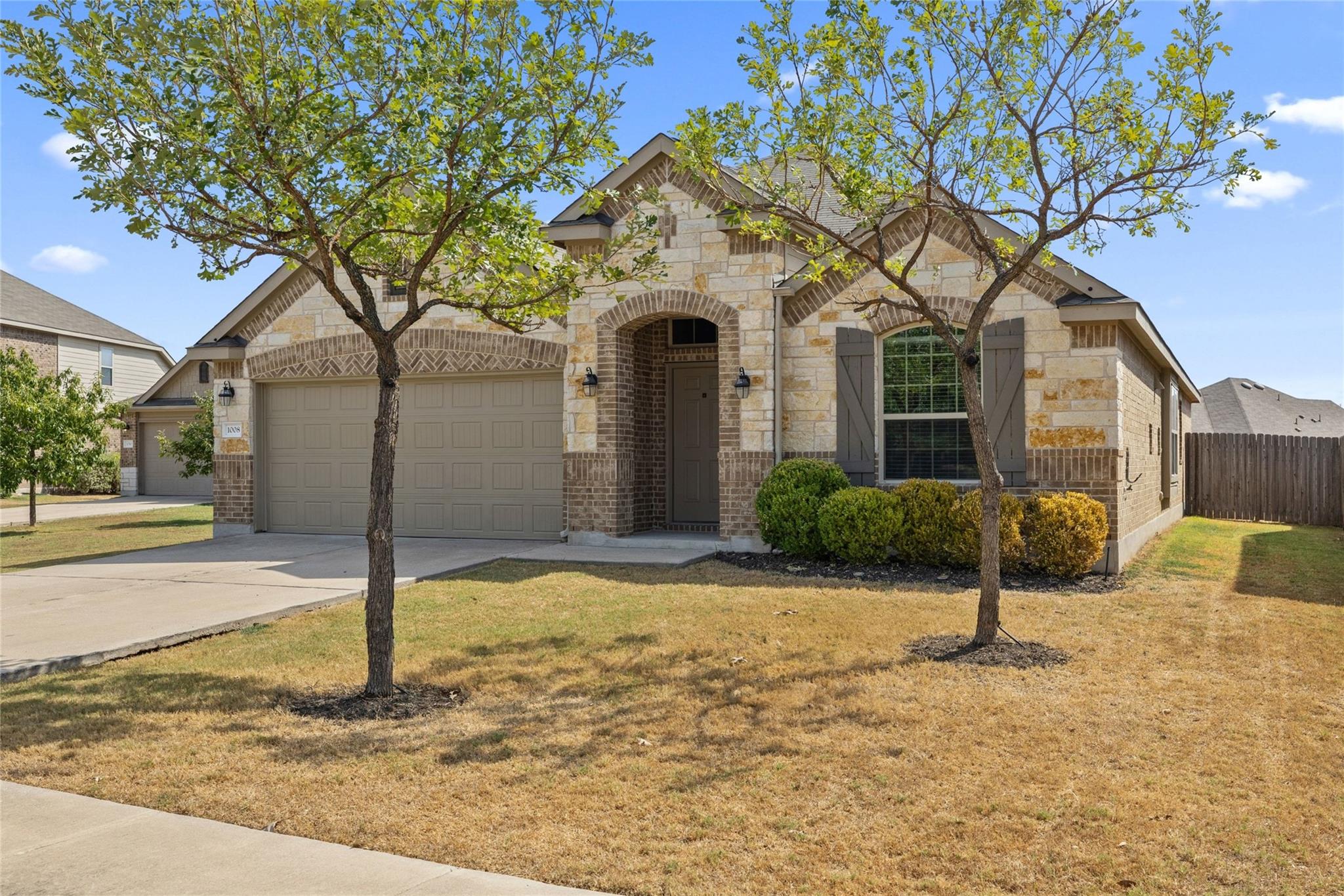 Listing photo 1 of 1008  Coconut Cv