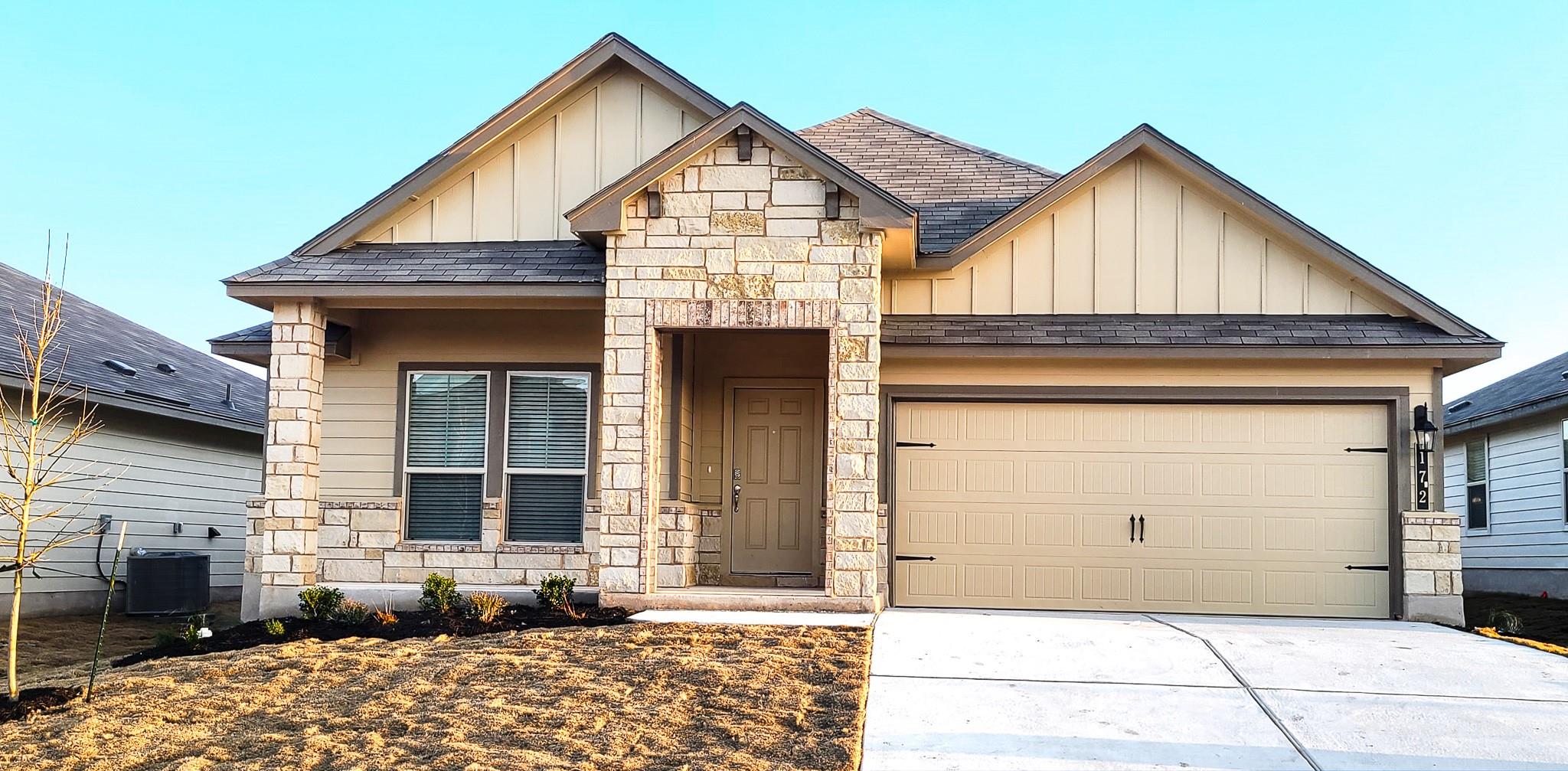 Listing photo 1 of 172  Pivot Dr