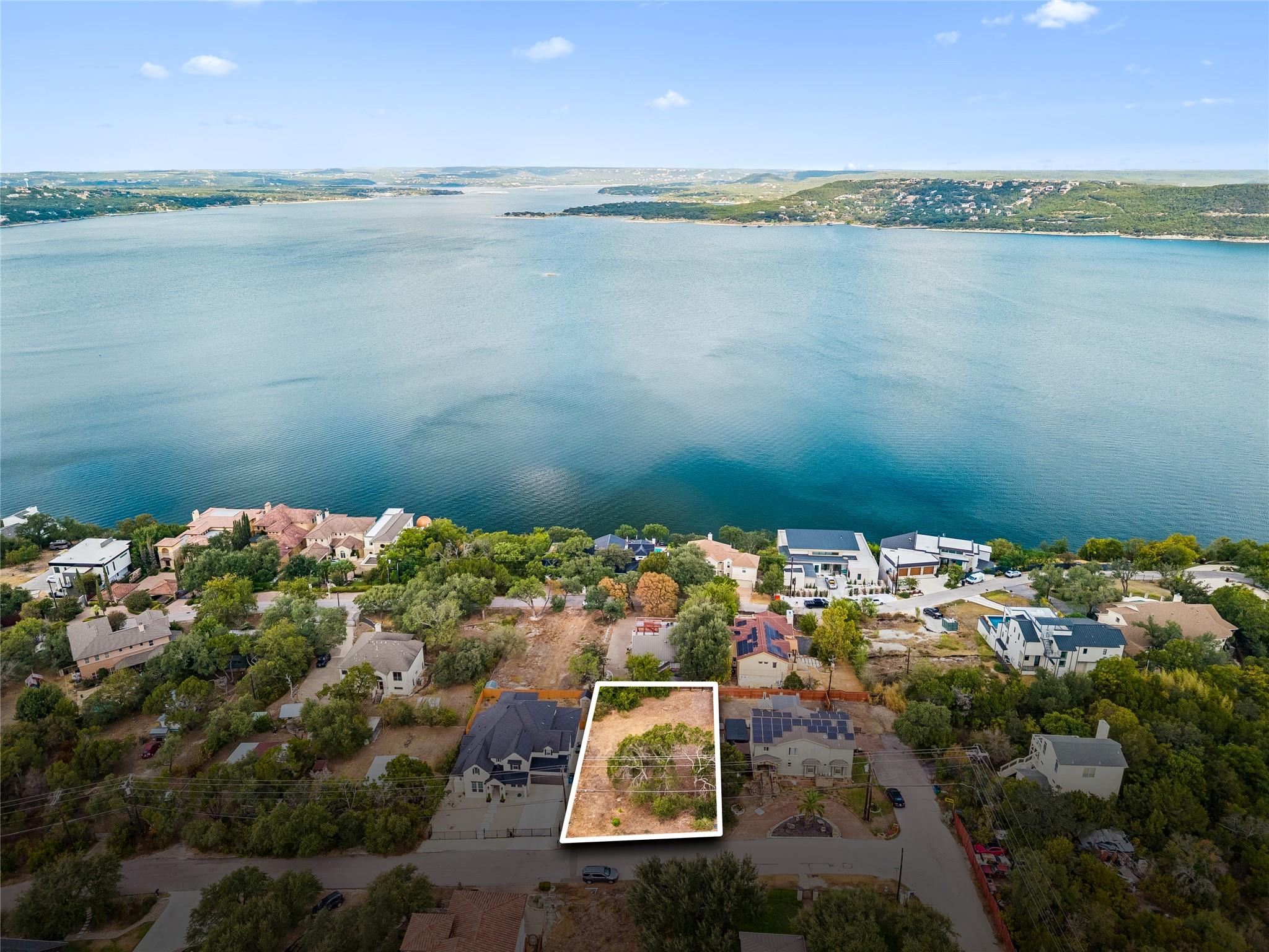 Incredible water views span across this prime lak