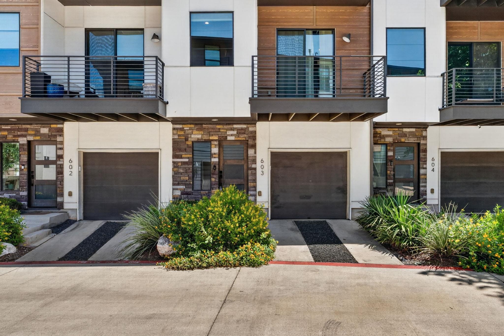 Listing photo 1 of 3700  Clawson Rd  #603