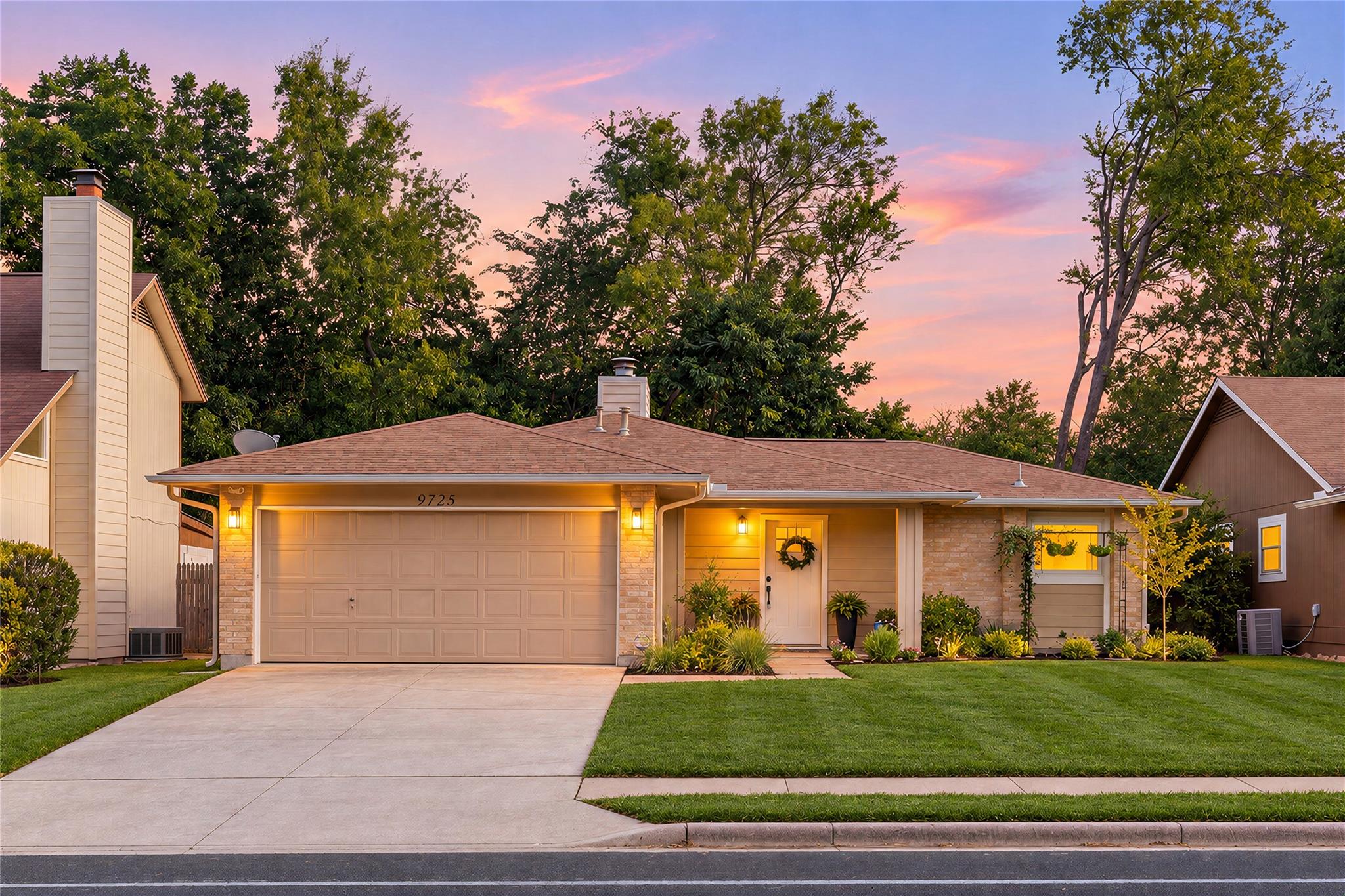 Listing photo 1 of 9725  Meadowheath Dr