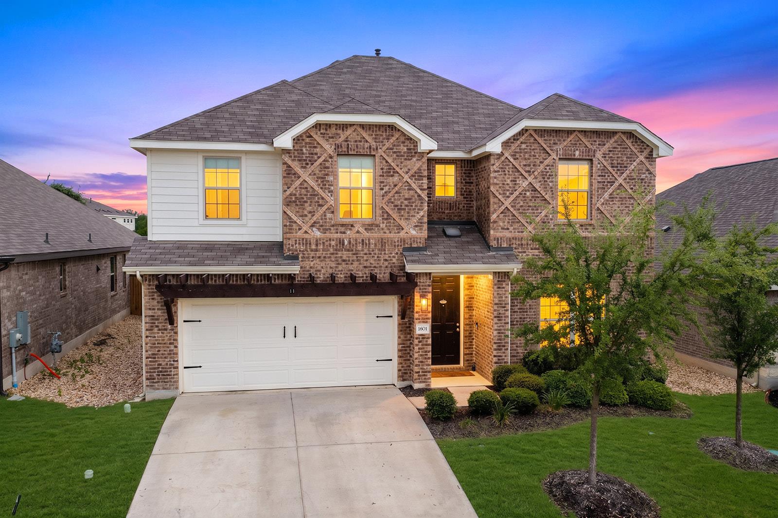 Listing photo 1 of 1601  Harrongton Way