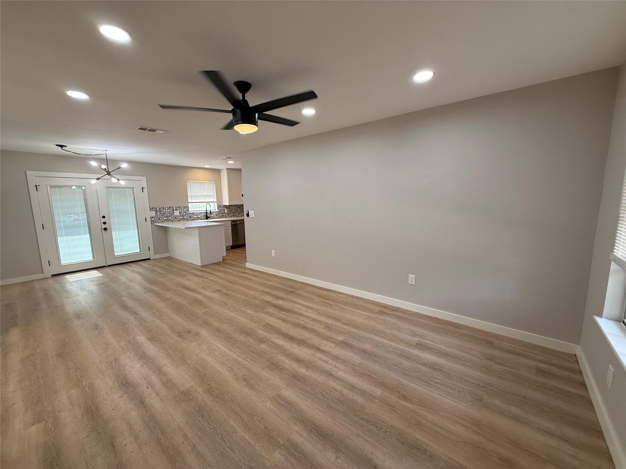 Listing photo 1 of 207  Schirra Pl