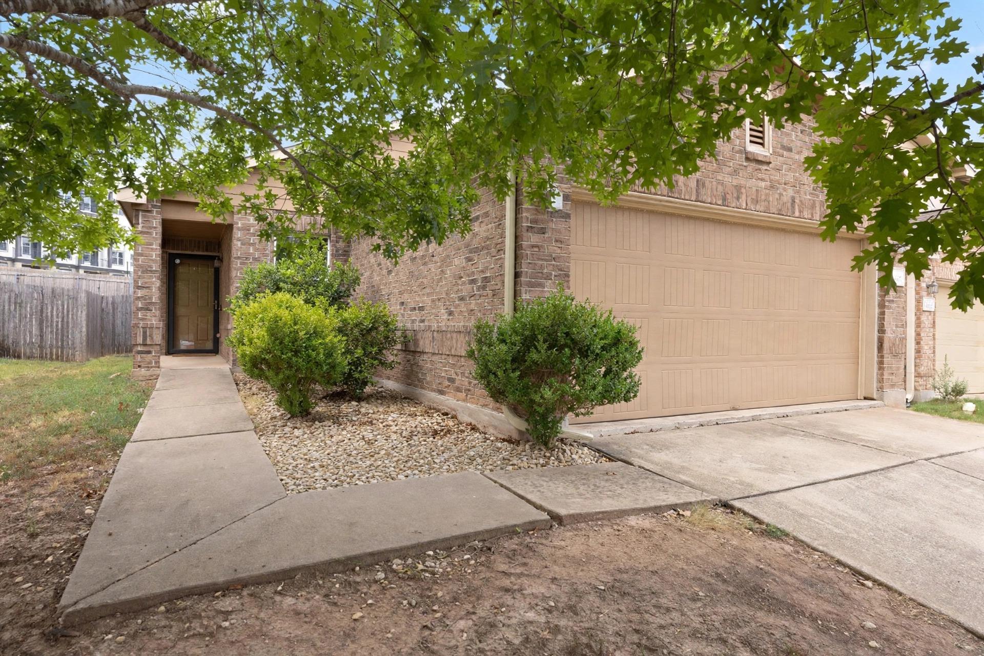 Listing photo 1 of 6617  Sunderland Trl