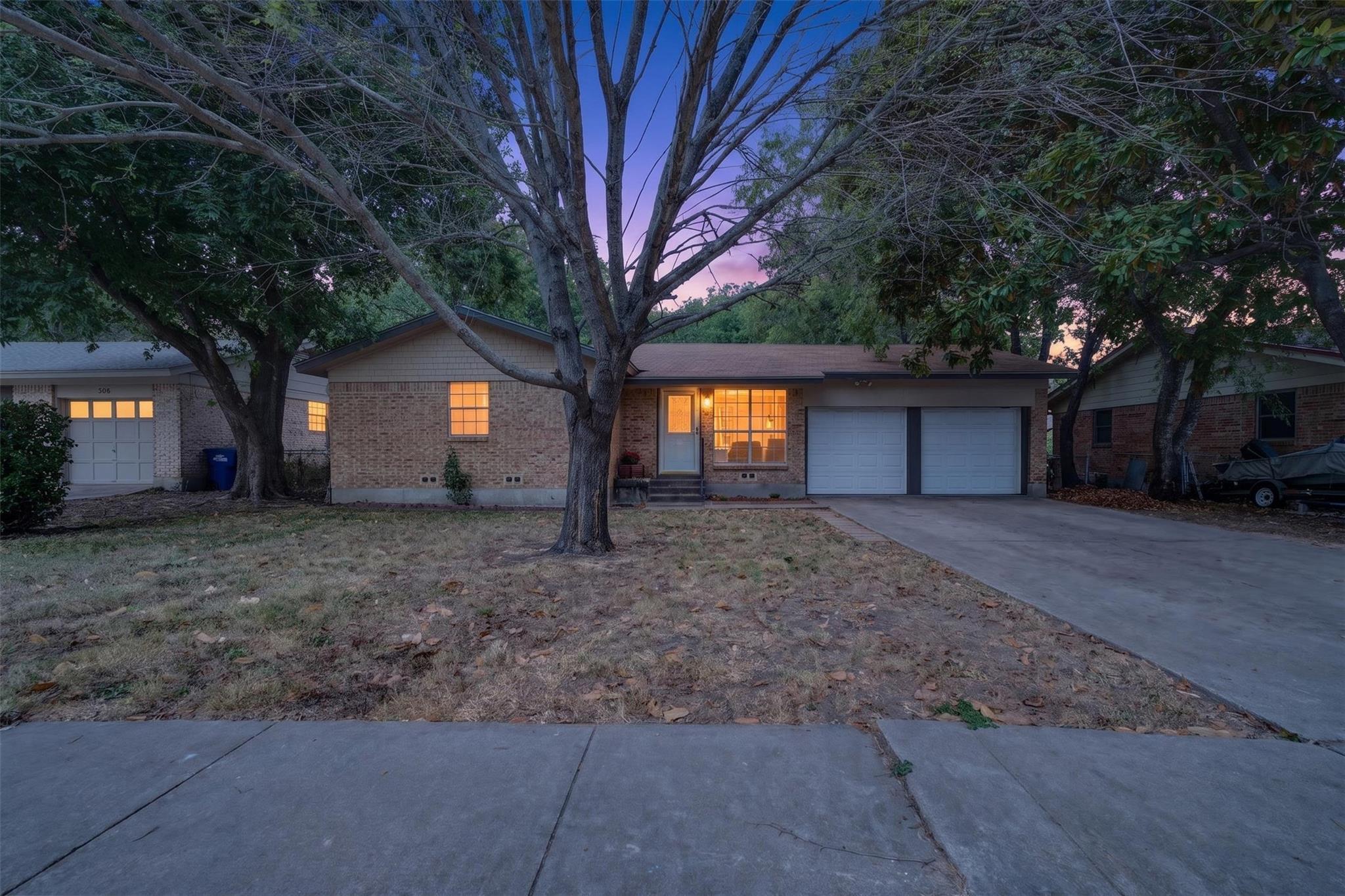 Listing photo 1 of 506  Creek St