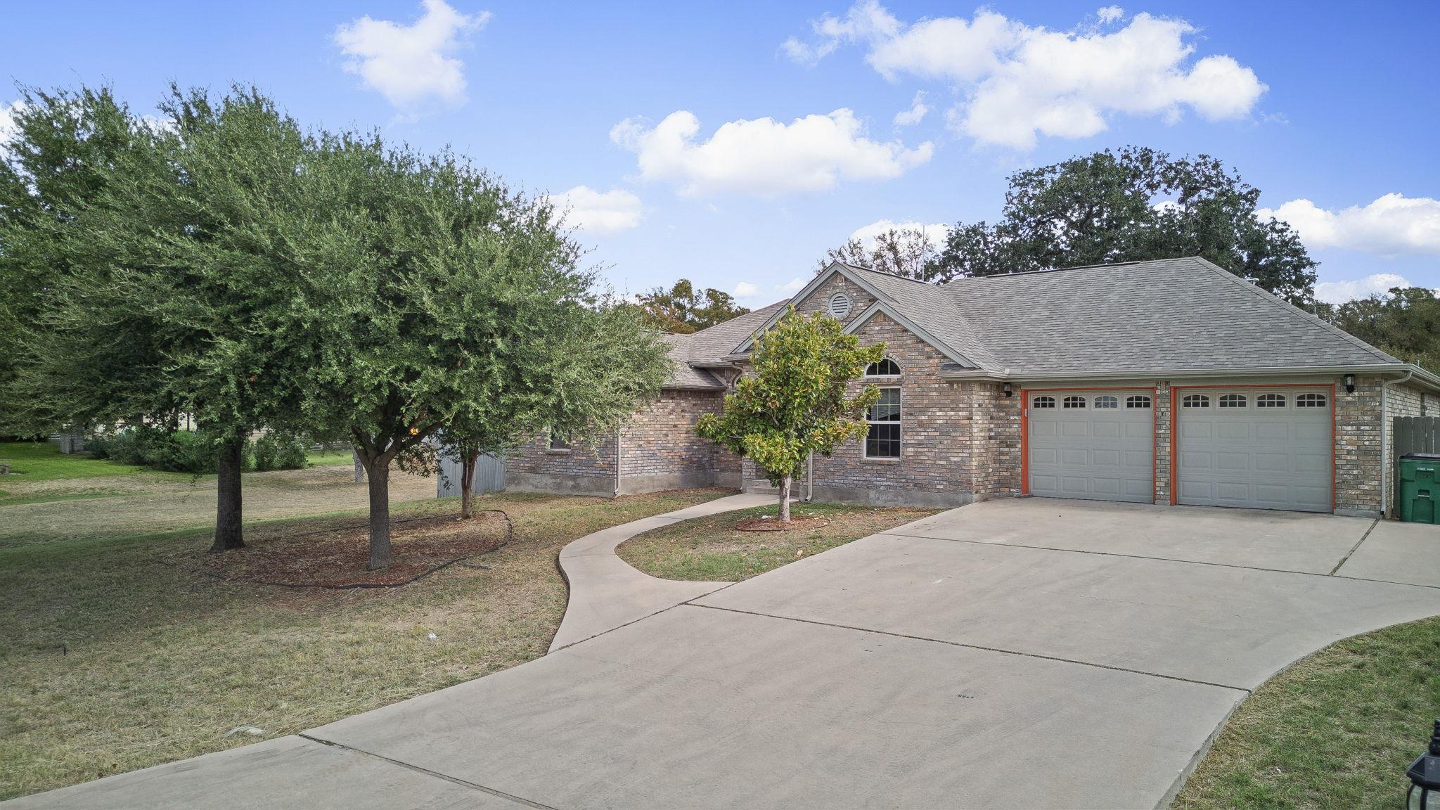 Foto del anuncio 1 de 150  Chesterfield Dr