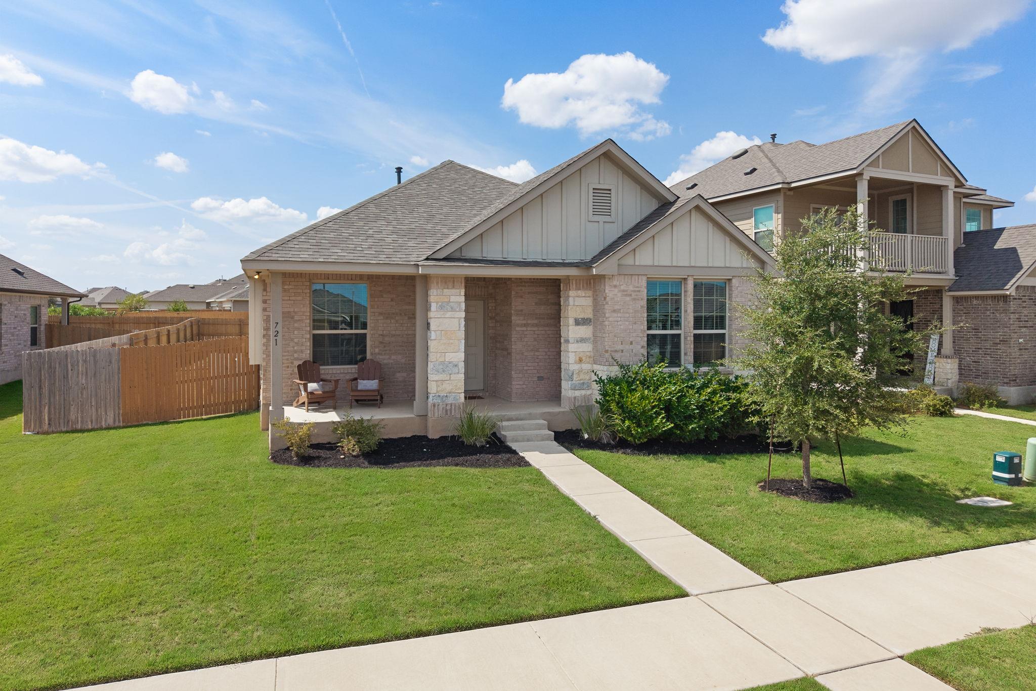 Listing photo 1 of 721  Paddock Ln