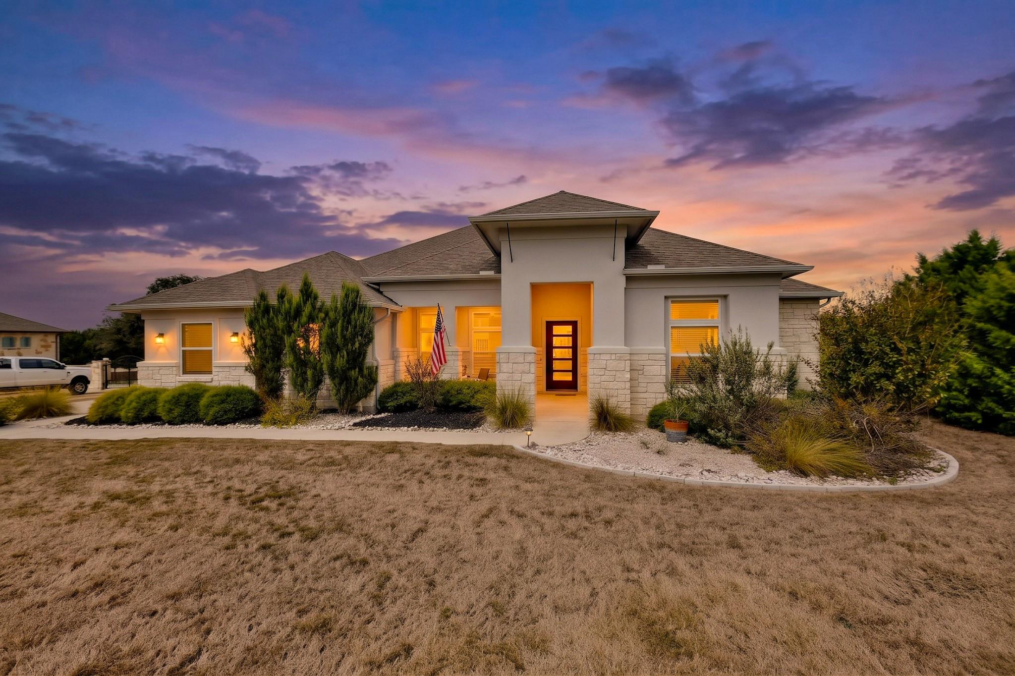 Listing photo 1 of 260  Hawthorne Loop