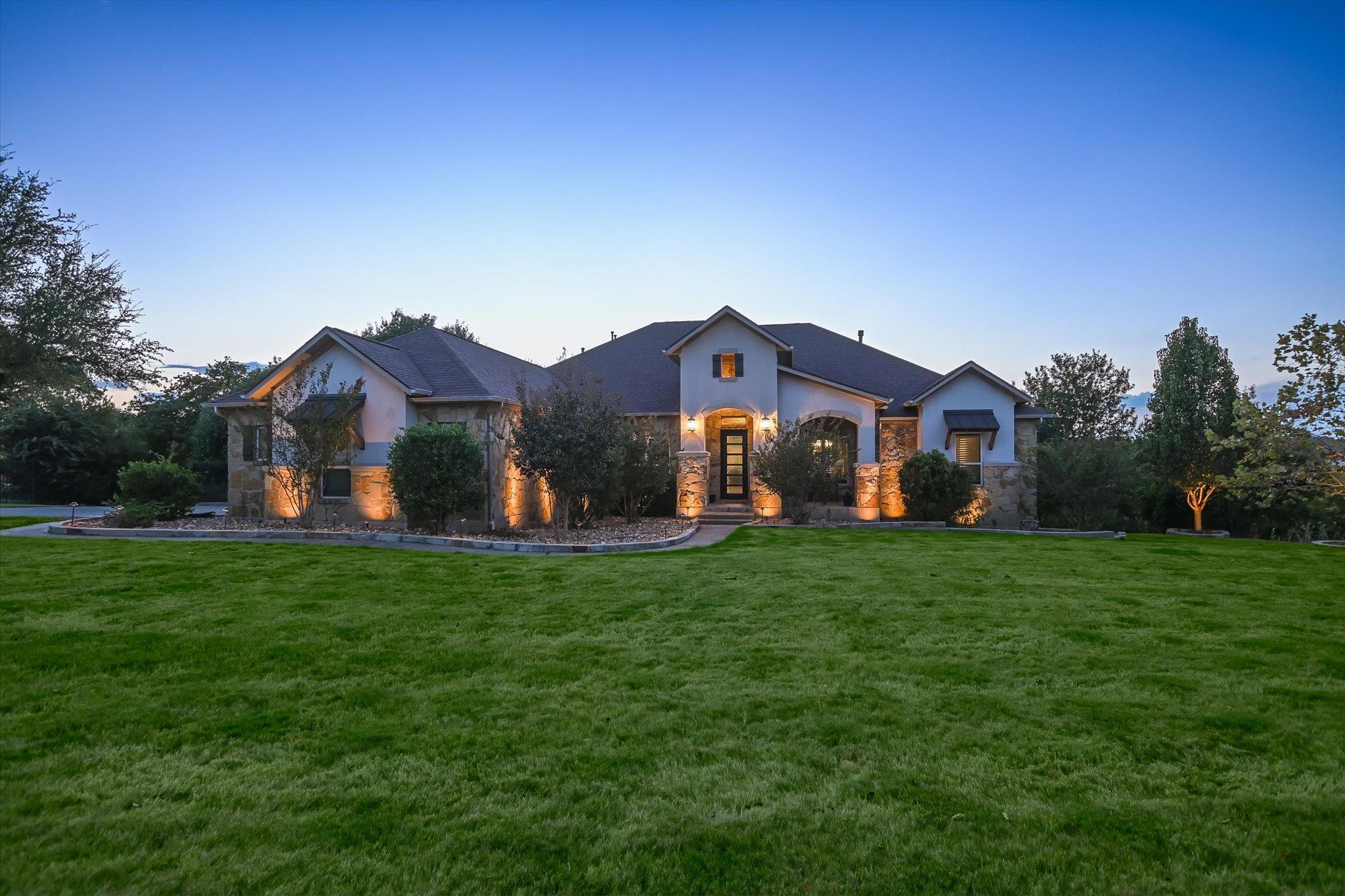 Listing photo 1 of 3705  Juniper Rim Rd