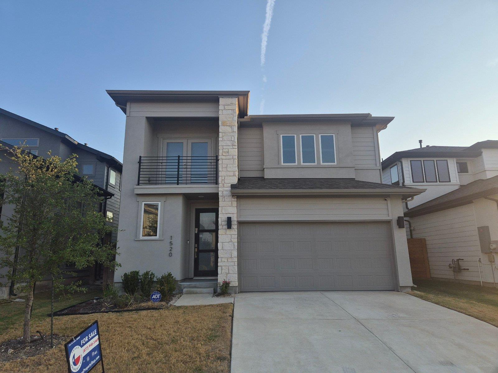 Listing photo 1 of 1520  Seeger Dr  #2