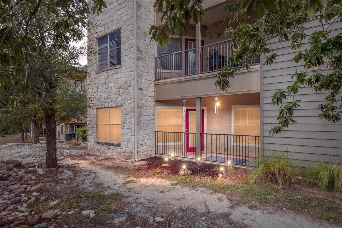 2320  Gracy Farms Ln  #414 매물 사진 1