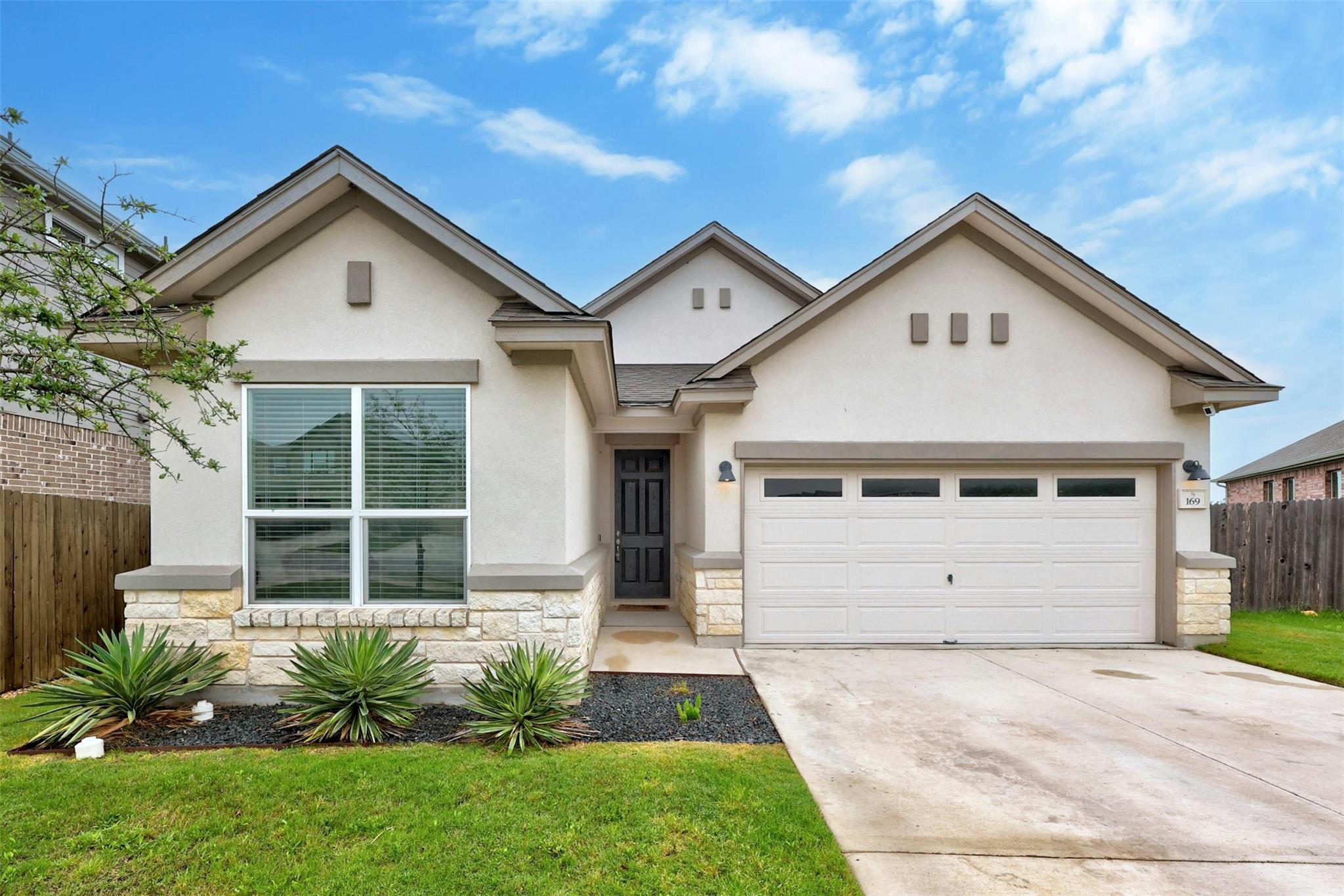 Listing photo 1 of 169  Kulmbacher Dr