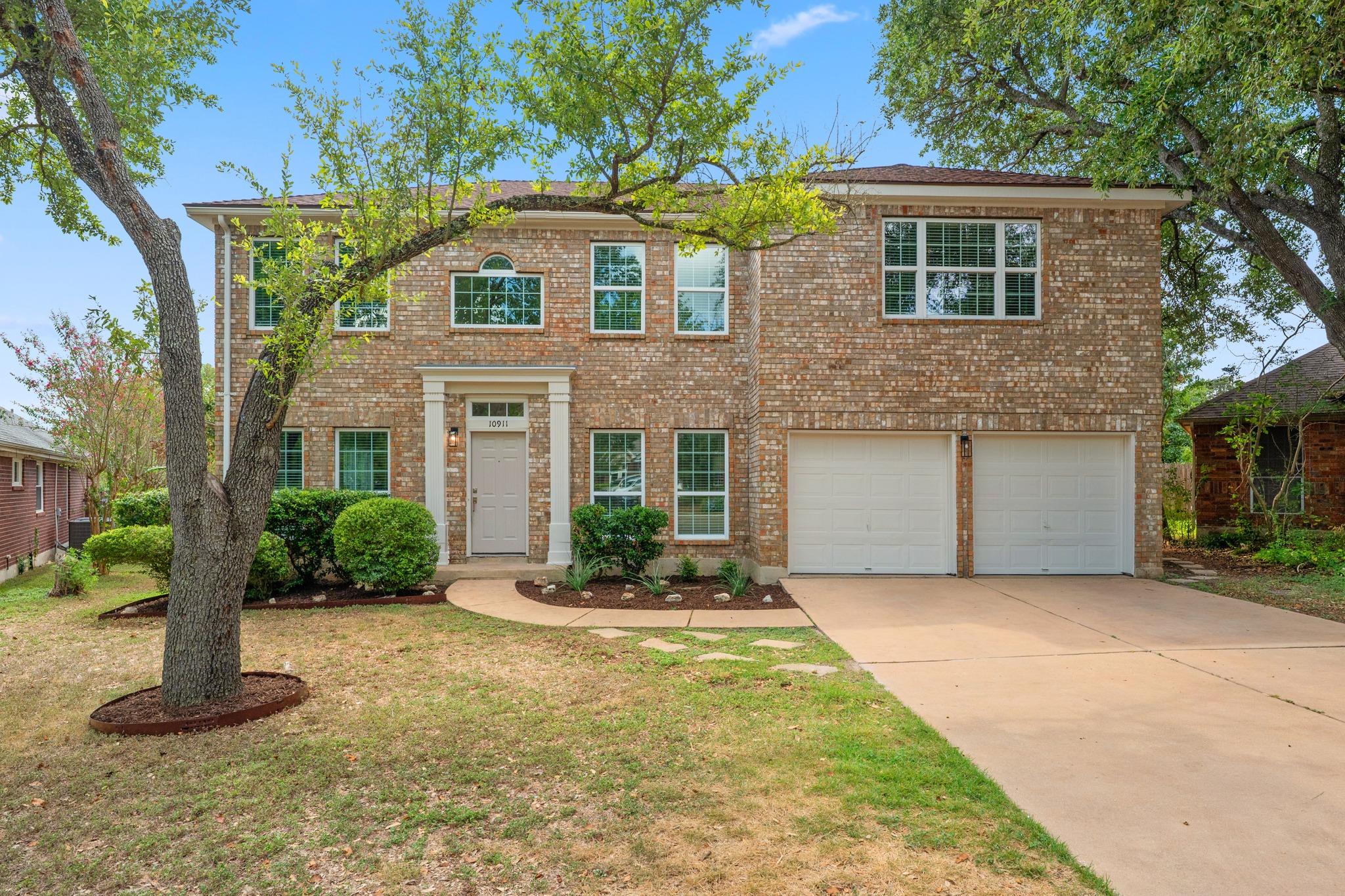 Listing photo 1 of 10911  Grassmere Ct