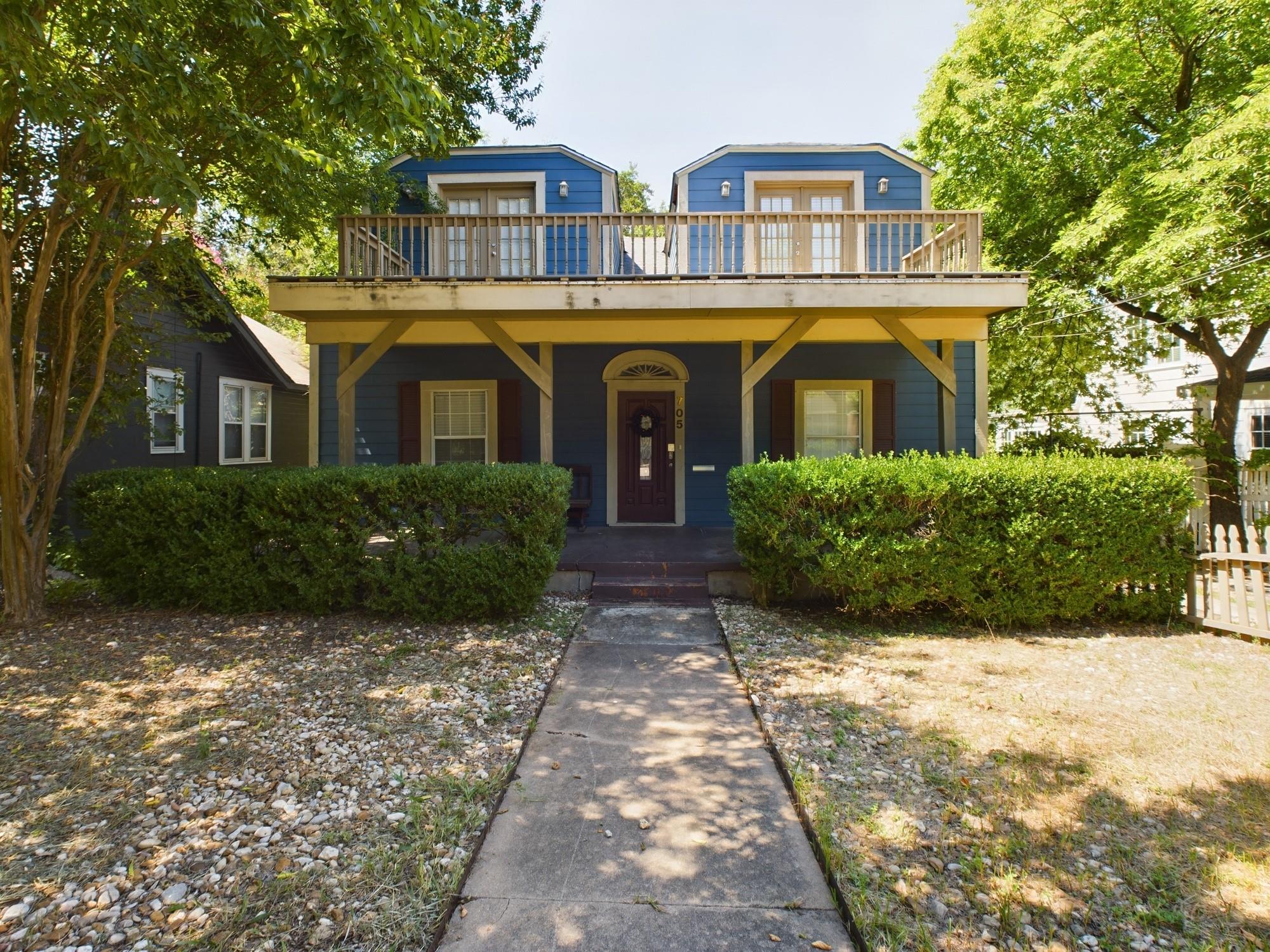 Listing photo 1 of 705 E 32nd St
