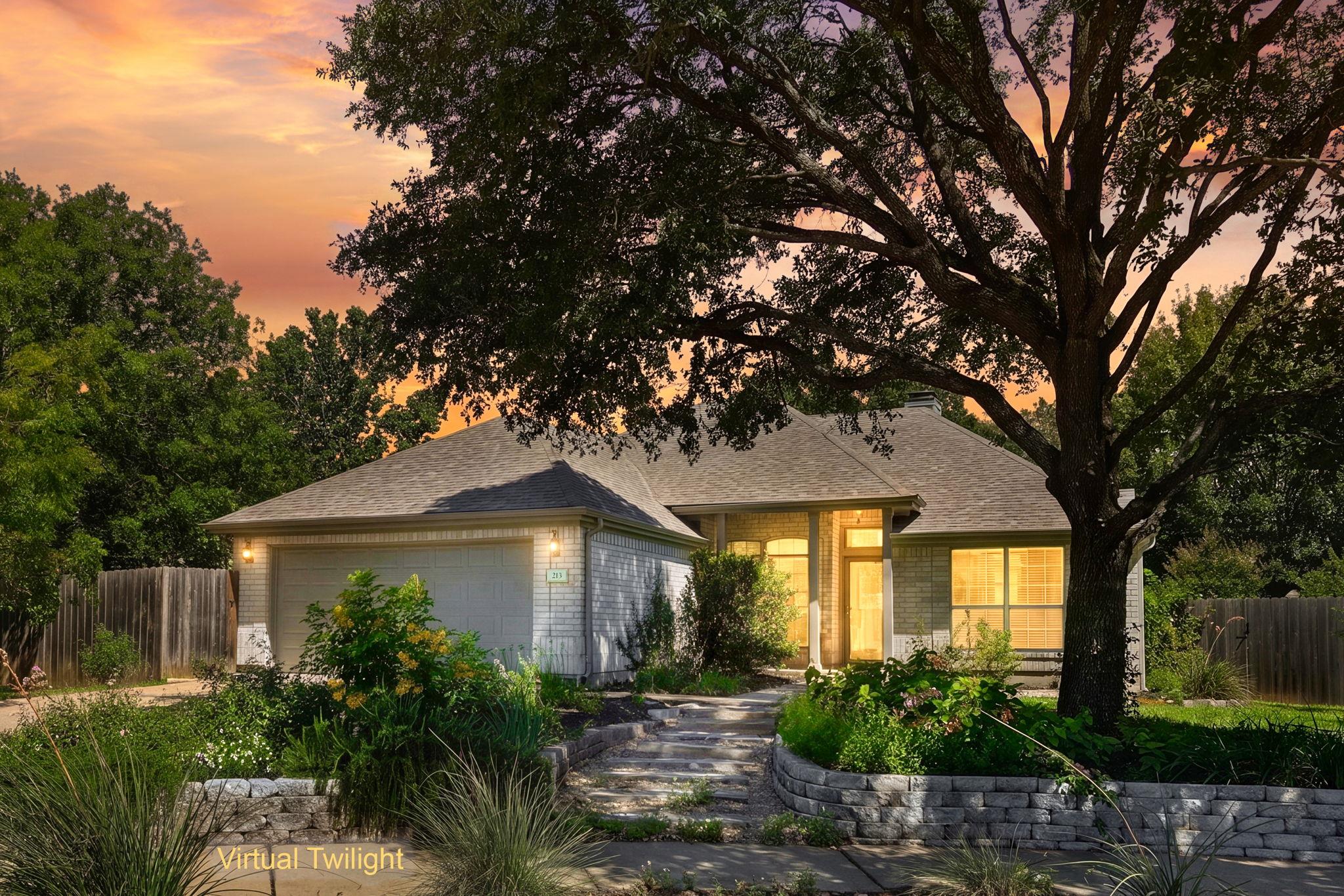 Listing photo 1 of 213  Rio Vista Dr