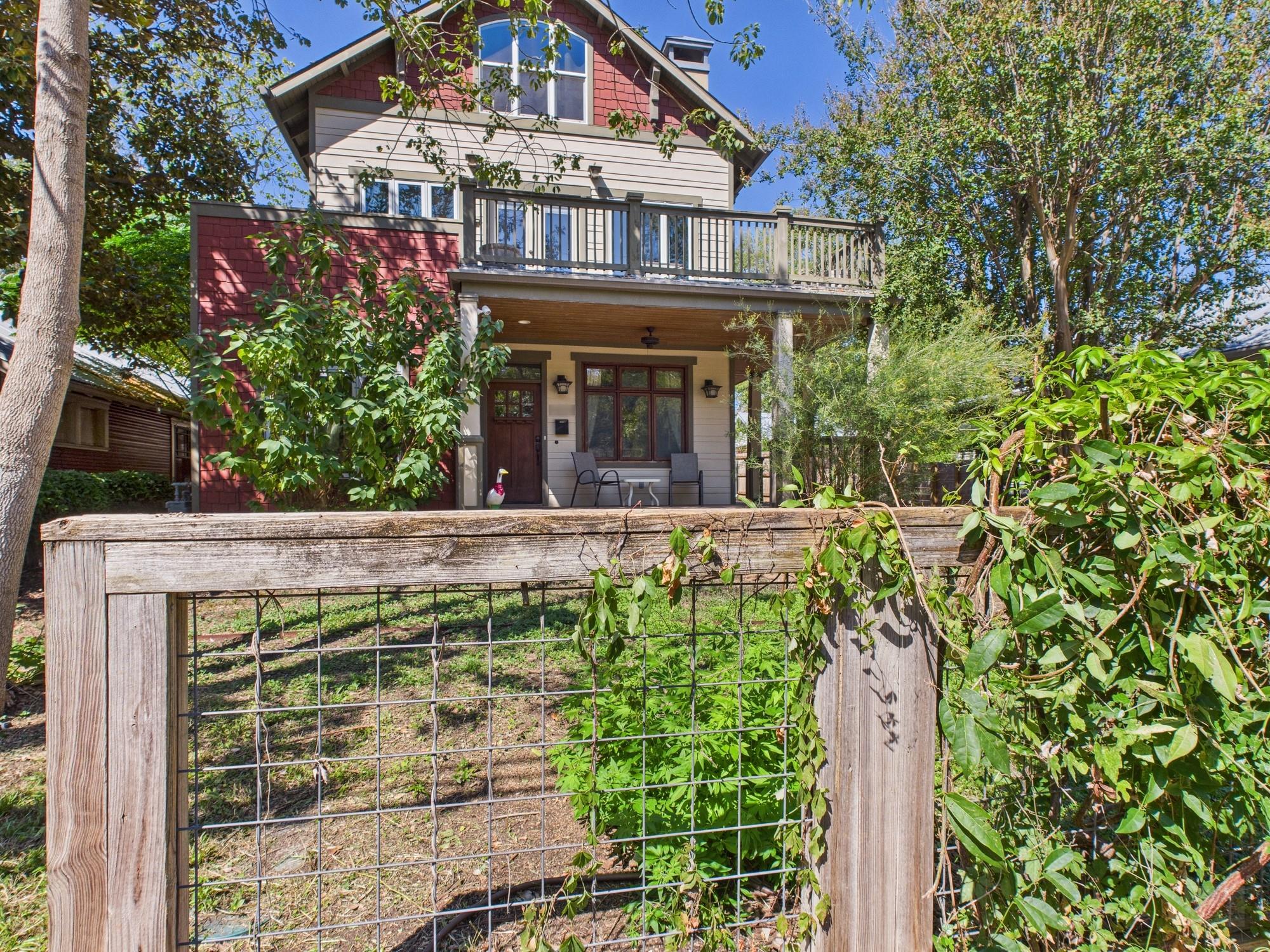 Listing photo 1 of 4604  Avenue H None