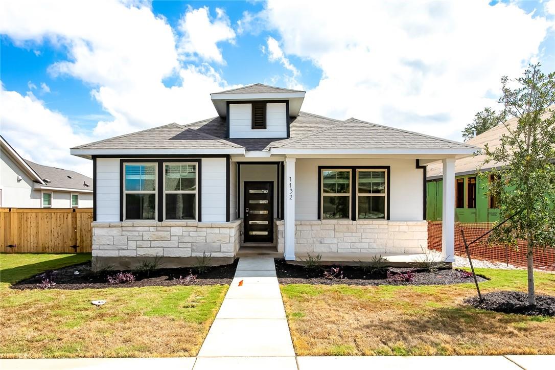 Listing photo 1 of 1132  Oak Chase Way