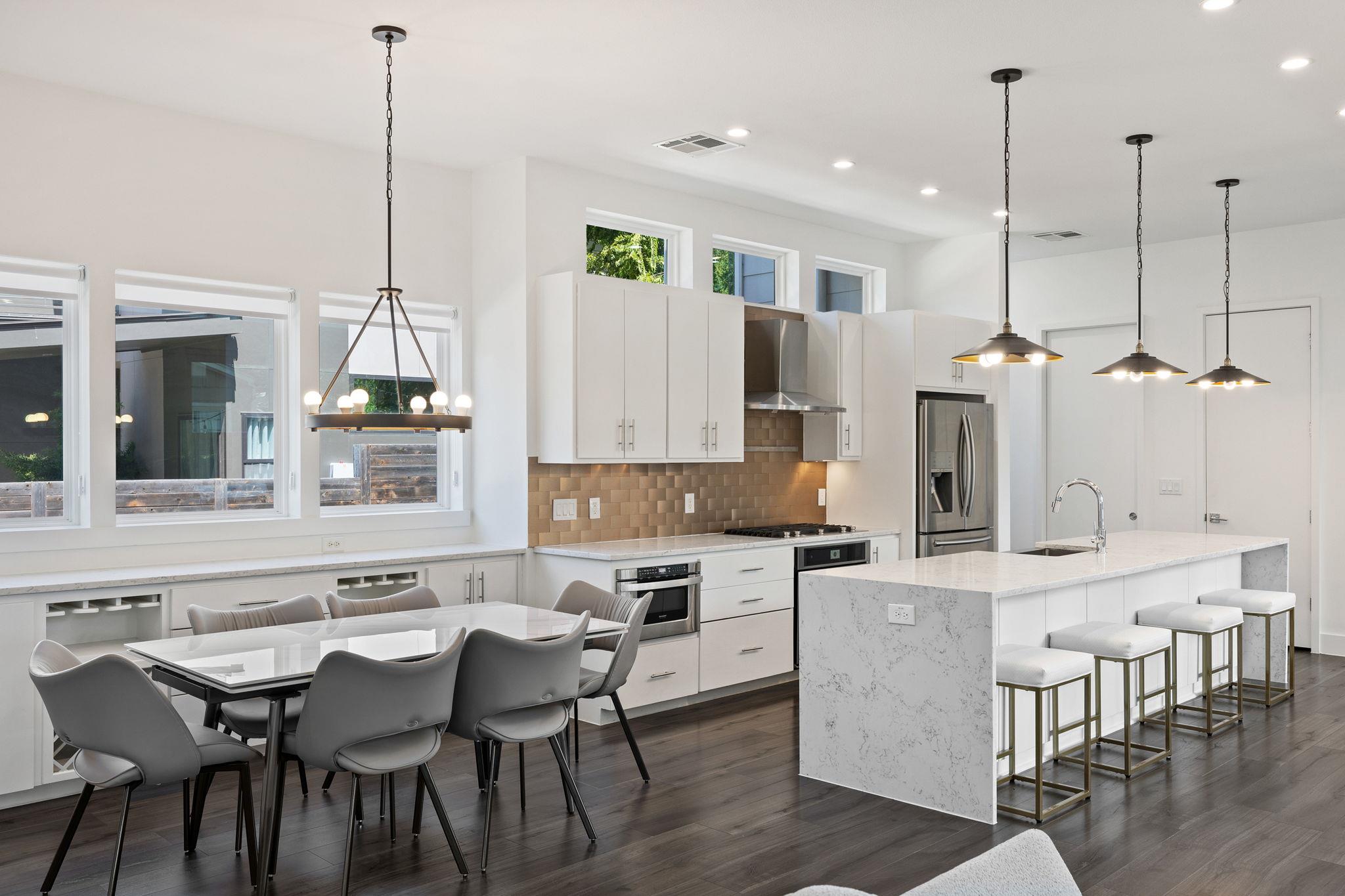 Listing photo 1 of 2806 W 44th St  #A