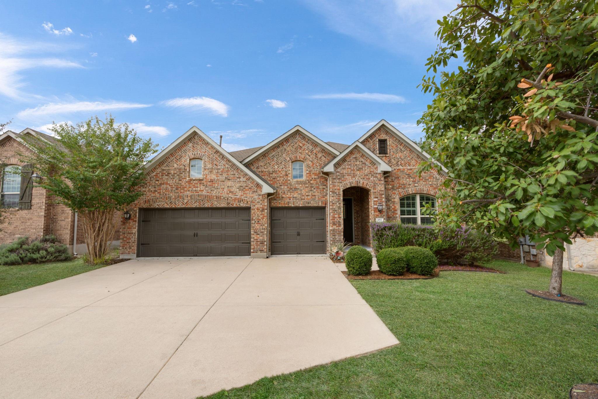 Listing photo 1 of 953  Catalina Ln